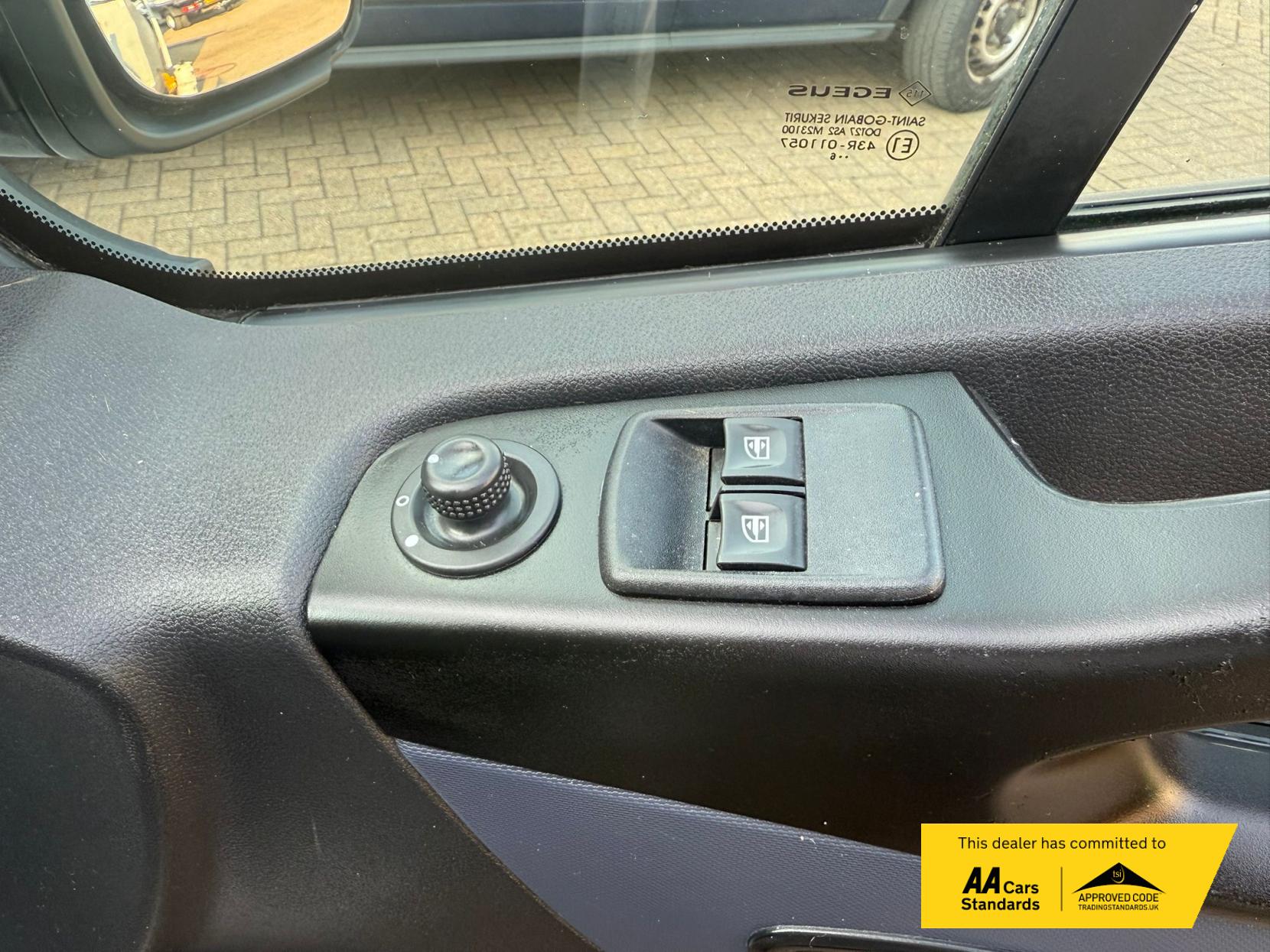 Vauxhall Vivaro 1.6 CDTi 2900 BiTurbo ecoFLEX Panel Van 5dr Diesel Manual L1 H1 Euro 5 (s/s) (120 ps)