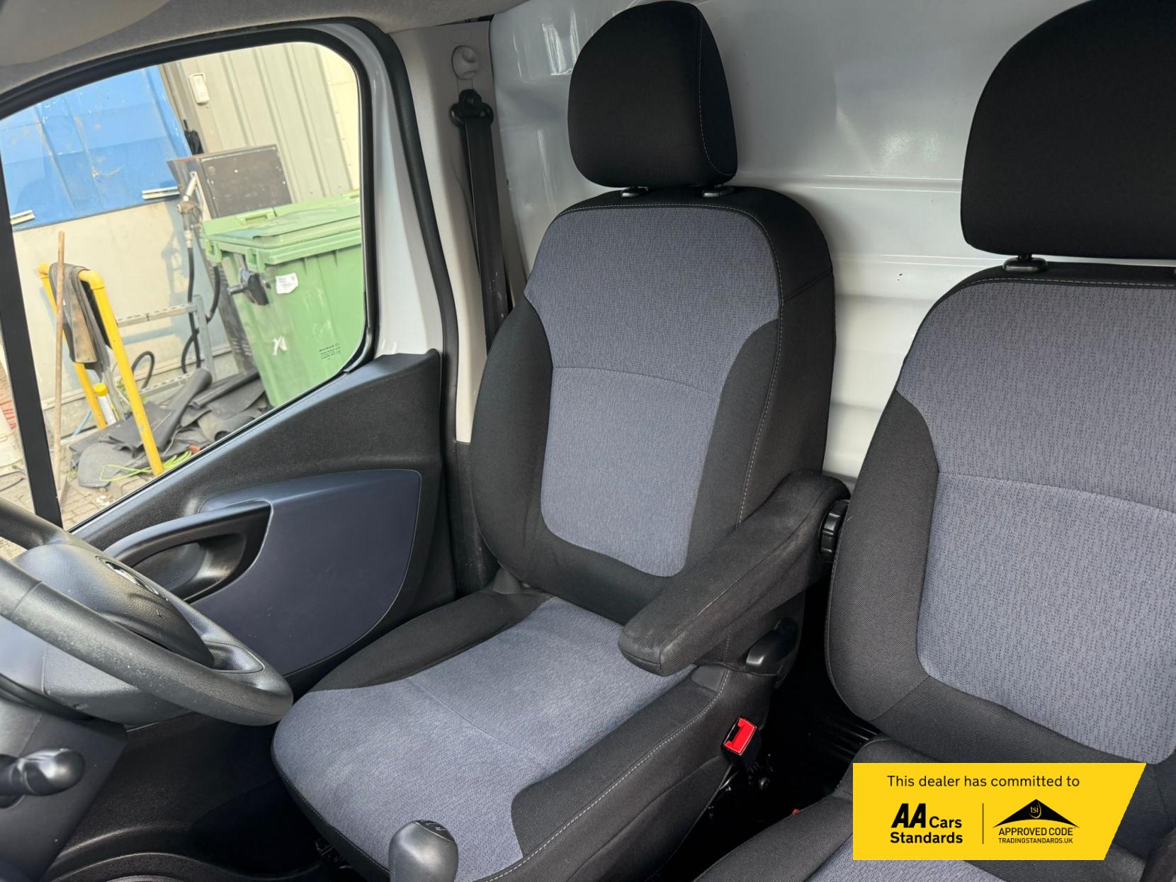 Vauxhall Vivaro 1.6 CDTi 2900 BiTurbo ecoFLEX Panel Van 5dr Diesel Manual L1 H1 Euro 5 (s/s) (120 ps)
