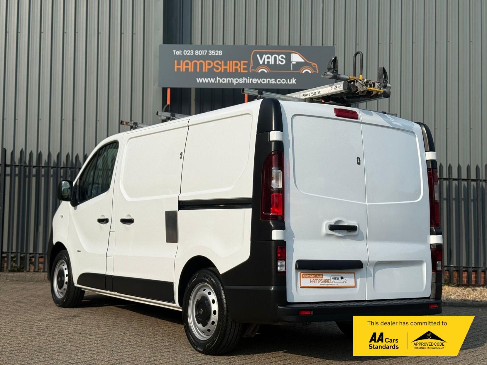 Vauxhall Vivaro 1.6 CDTi 2900 BiTurbo ecoFLEX Panel Van 5dr Diesel Manual L1 H1 Euro 5 (s/s) (120 ps)