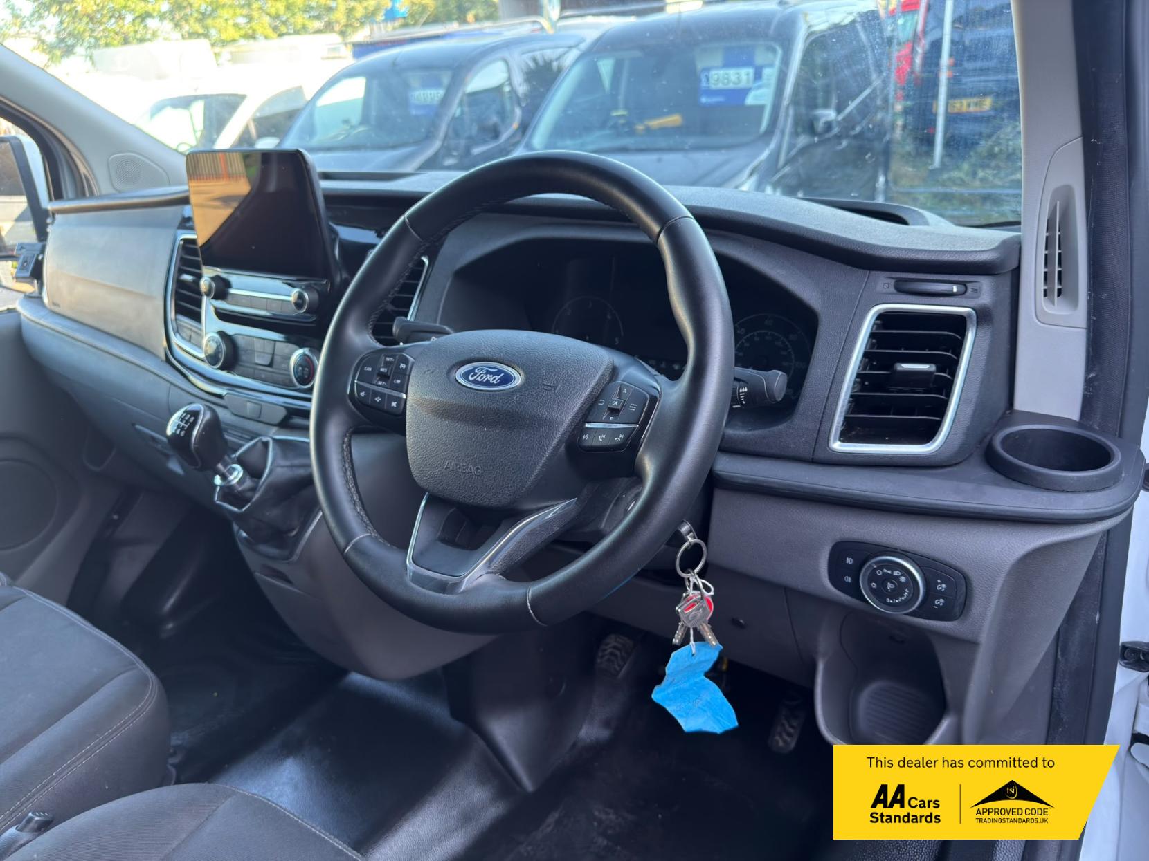 2022 Ford Transit Custom 2.0 300 EcoBlue Limited Panel Van 5dr Diesel Manual L2 H1 Euro 6 (s/s) (130 ps) - Thumbnail 49