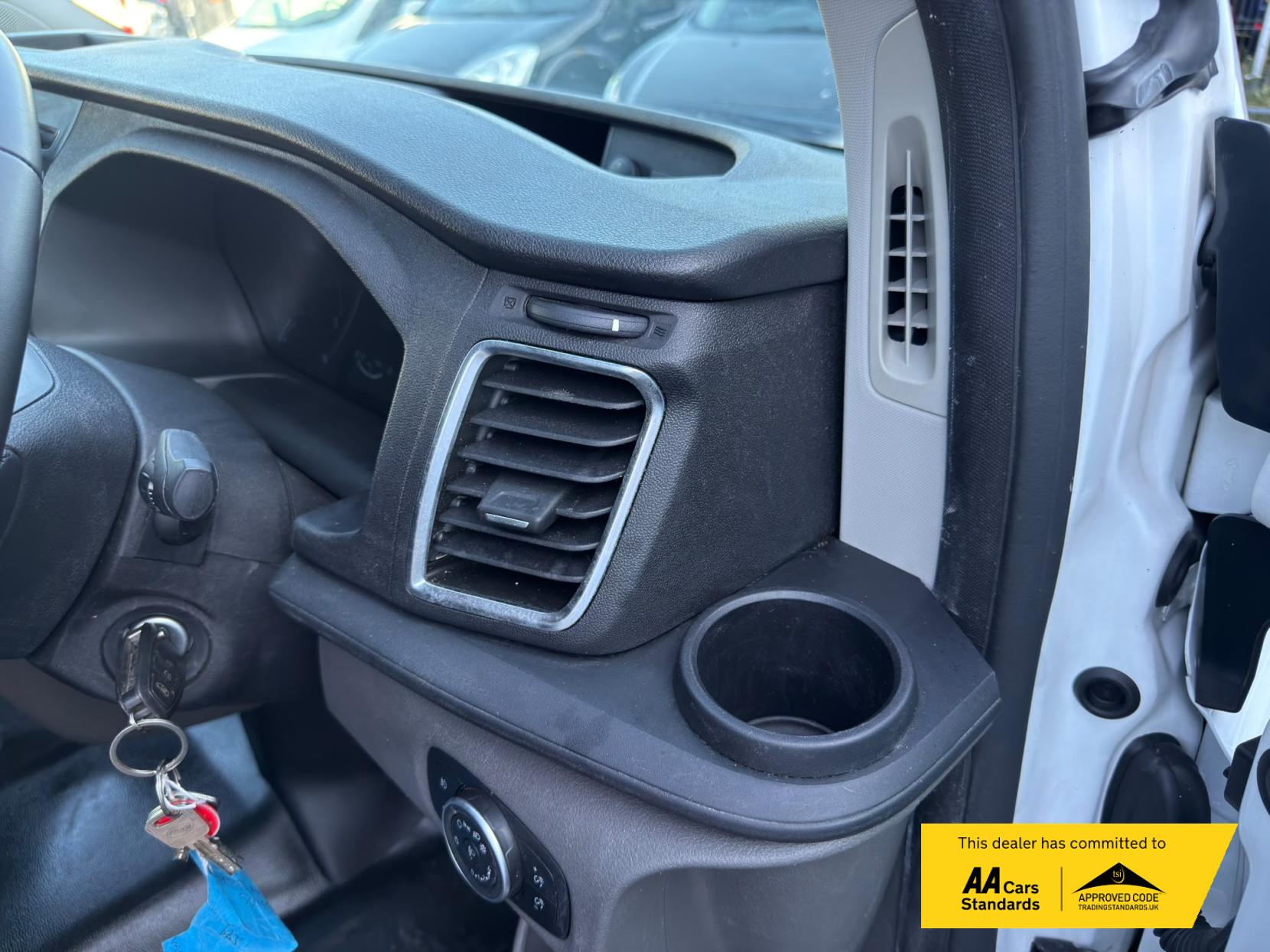 2022 Ford Transit Custom 2.0 300 EcoBlue Limited Panel Van 5dr Diesel Manual L2 H1 Euro 6 (s/s) (130 ps) - Thumbnail 51