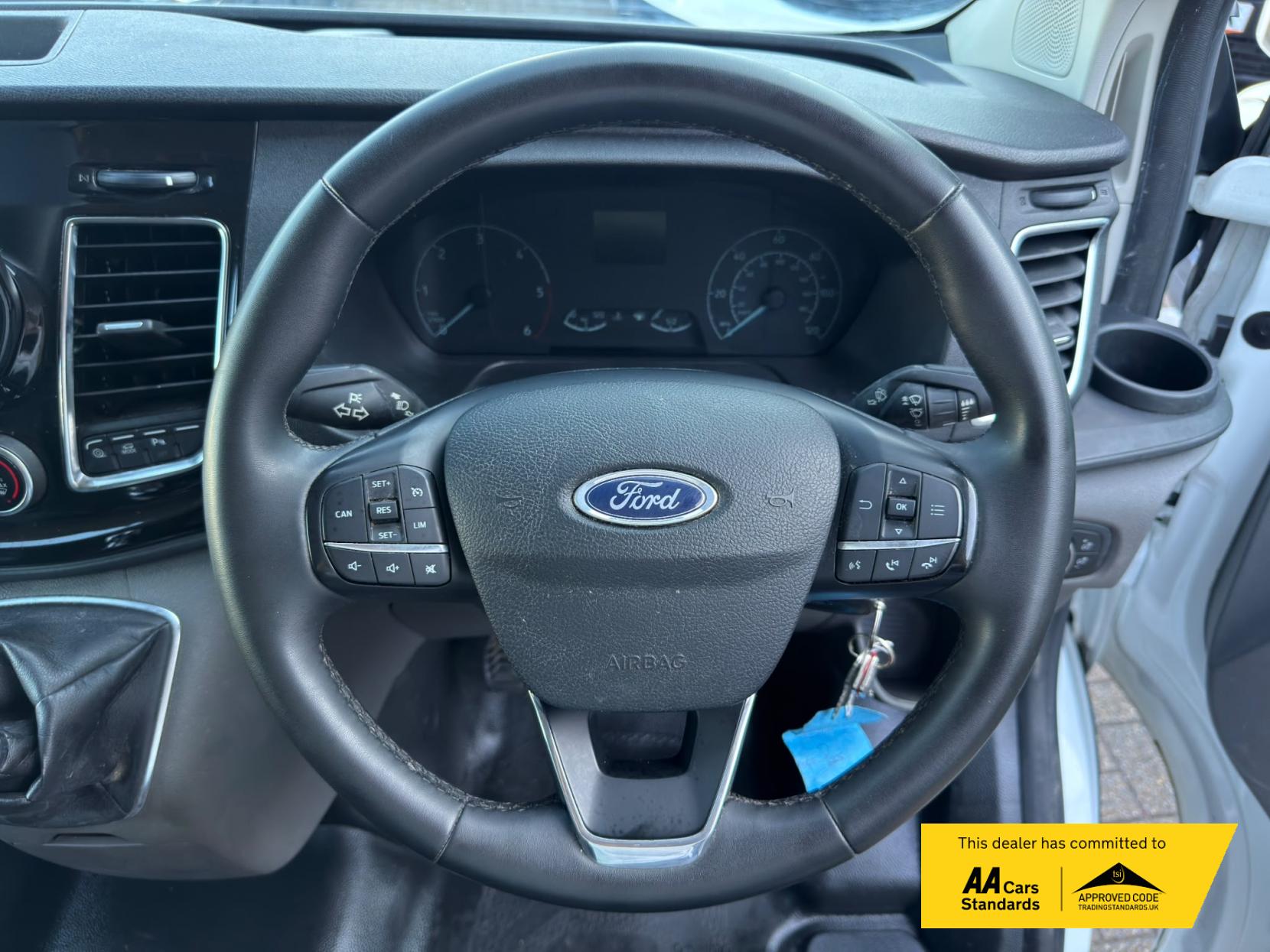 2022 Ford Transit Custom 2.0 300 EcoBlue Limited Panel Van 5dr Diesel Manual L2 H1 Euro 6 (s/s) (130 ps) - Thumbnail 44