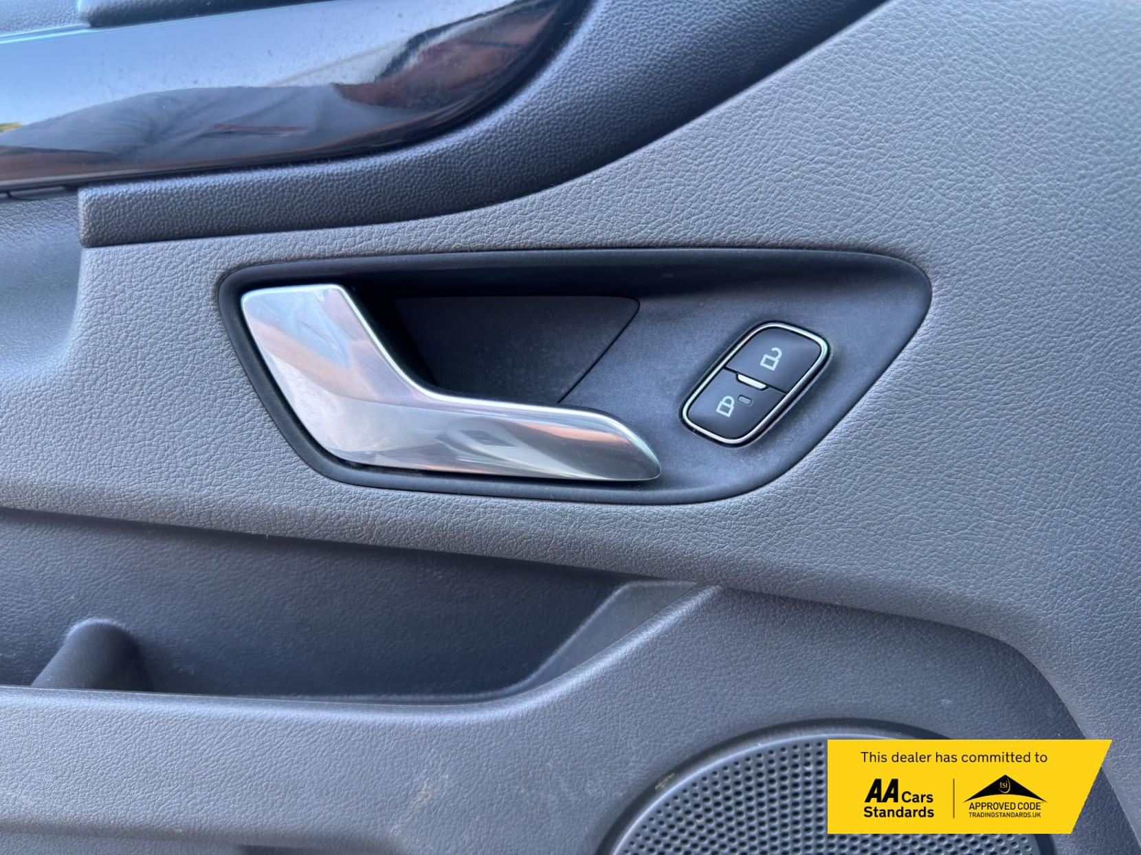 2022 Ford Transit Custom 2.0 300 EcoBlue Limited Panel Van 5dr Diesel Manual L2 H1 Euro 6 (s/s) (130 ps) - Thumbnail 53