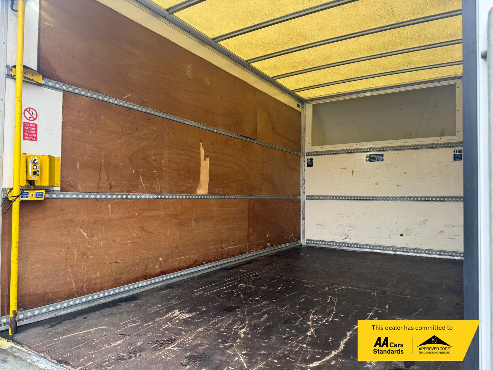 Ford Transit 2.0 350 EcoBlue Leader Luton 3dr Diesel Manual RWD L4 Euro 6 (s/s) (130 ps)