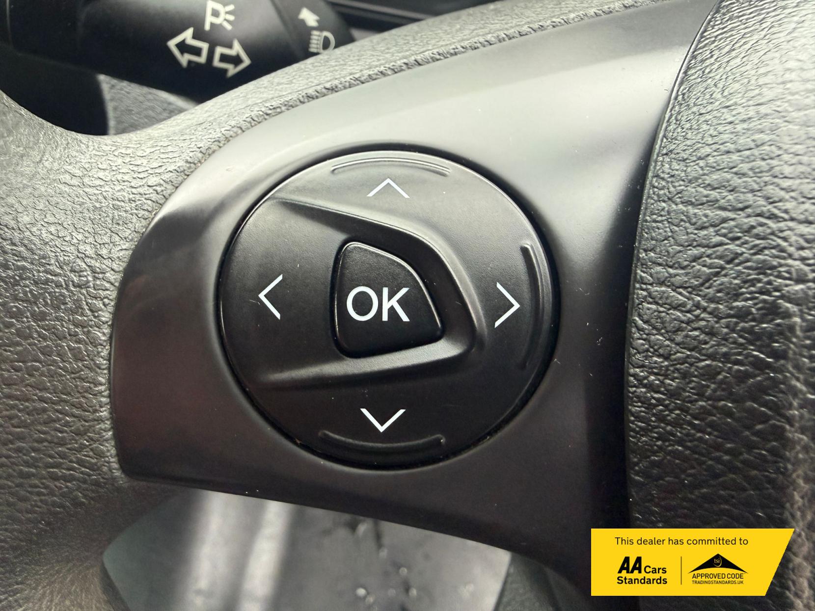 Ford Transit 2.0 350 EcoBlue Leader Luton 3dr Diesel Manual RWD L4 Euro 6 (s/s) (130 ps)