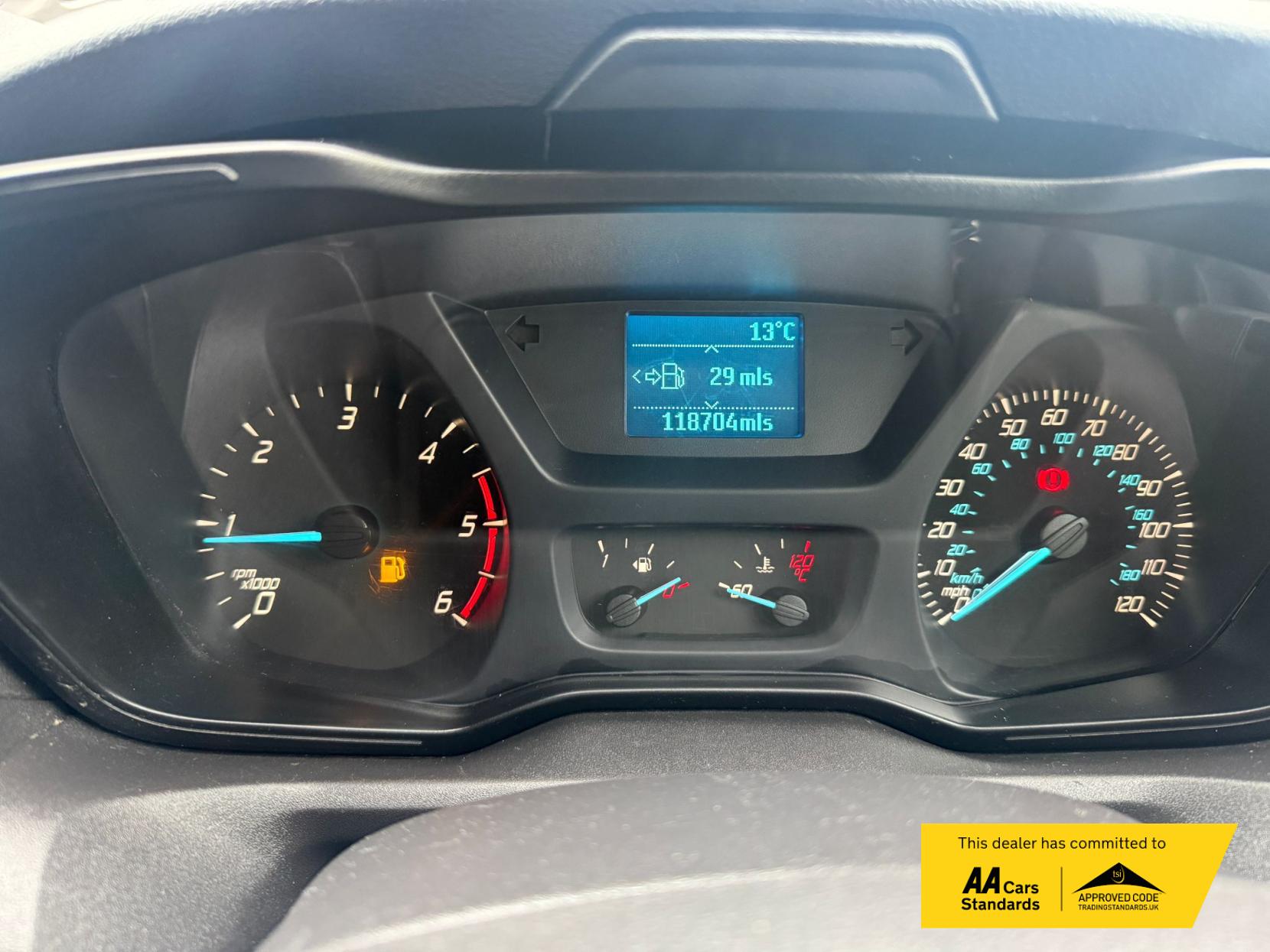 Ford Transit 2.0 350 EcoBlue Leader Luton 3dr Diesel Manual RWD L4 Euro 6 (s/s) (130 ps)