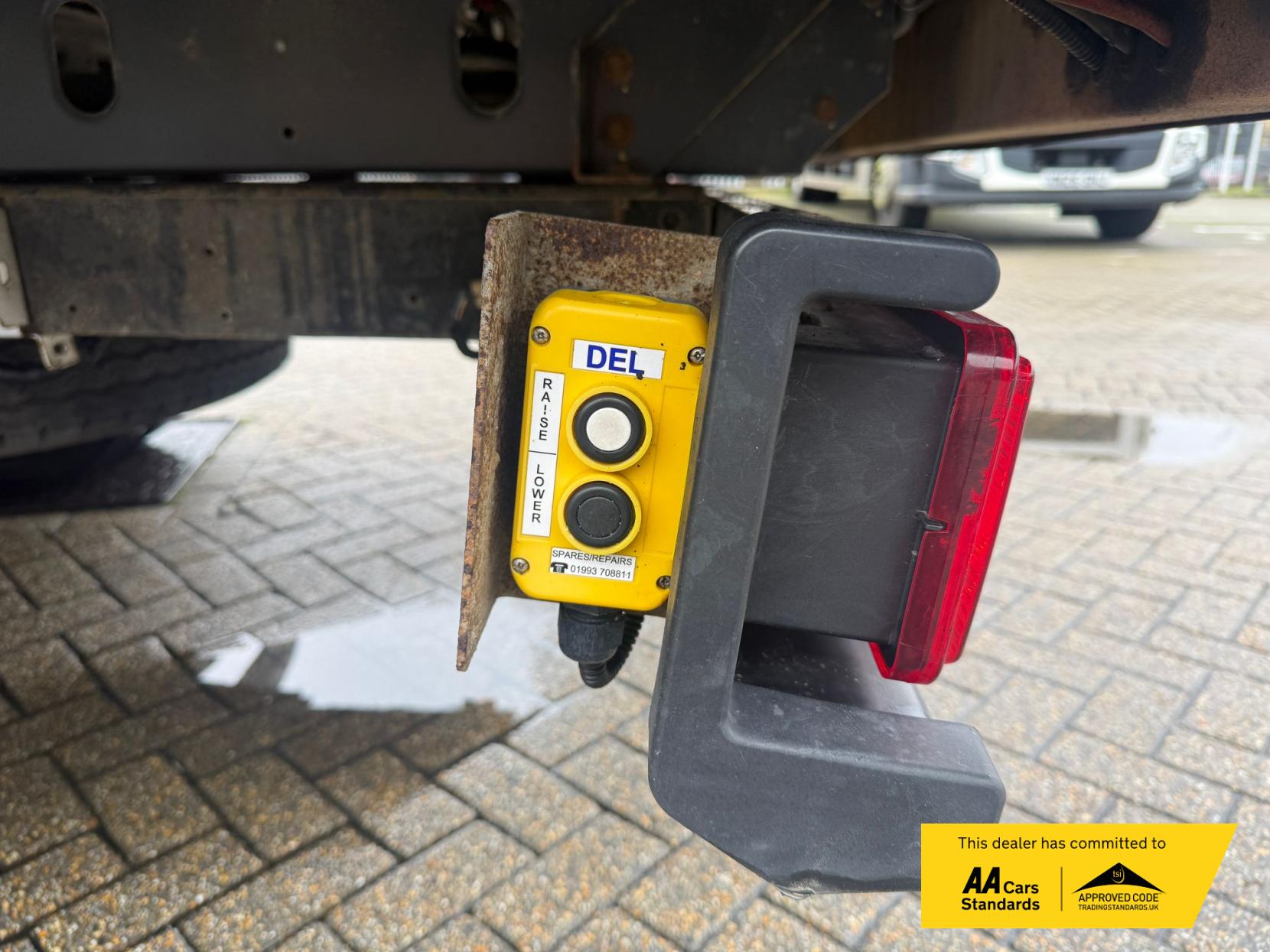 Ford Transit 2.0 350 EcoBlue Leader Luton 3dr Diesel Manual RWD L4 Euro 6 (s/s) (130 ps)