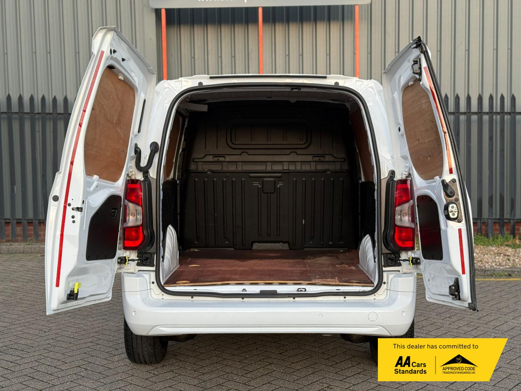 Vauxhall Combo 1.6 Turbo D 2300 Sportive Panel Van 4dr Diesel Manual L1 H1 Euro 6 (s/s) (100 ps)