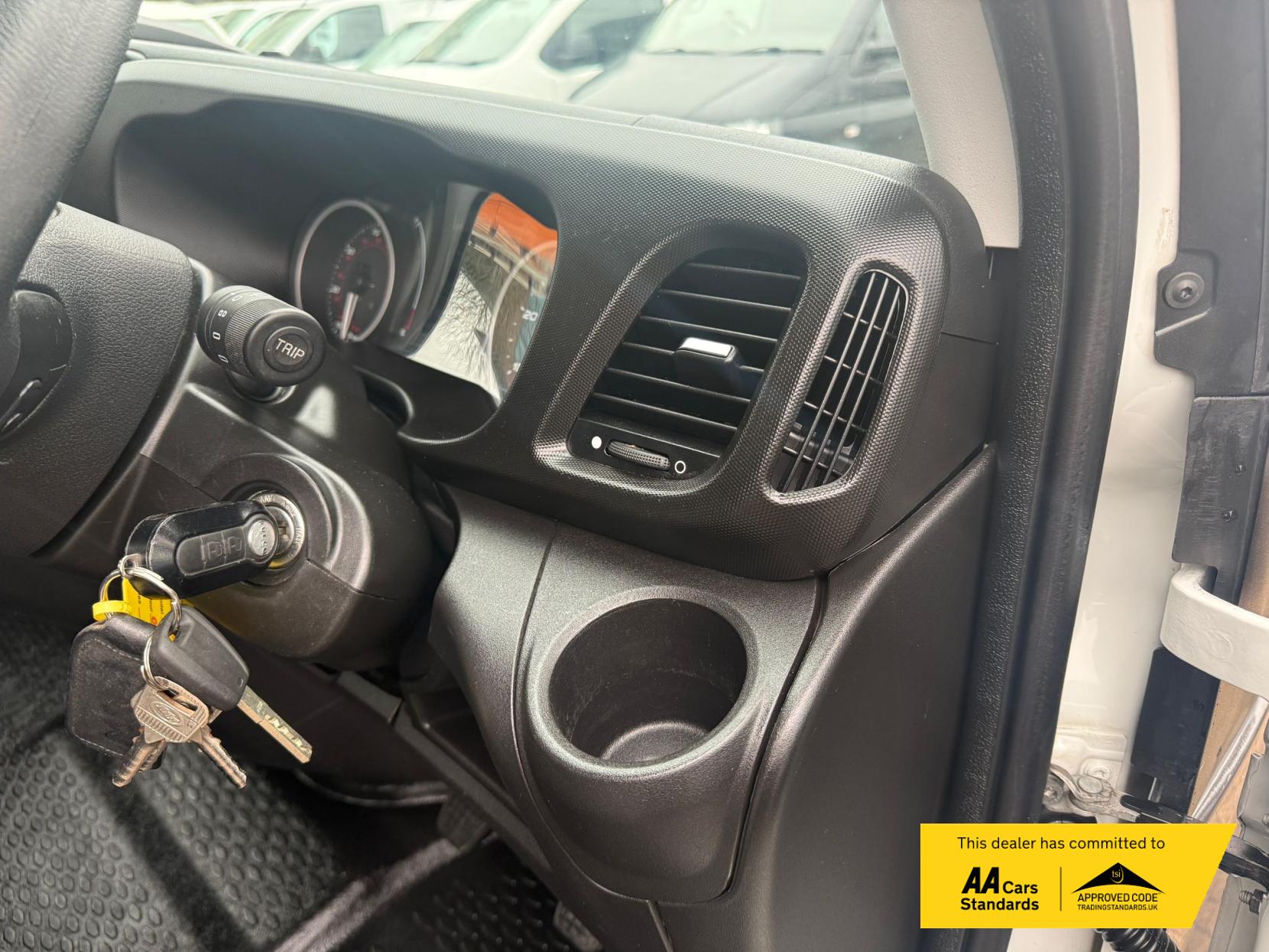 Iveco Daily 2.3D HPI 14V 35C 3450 Tipper 2dr Diesel Manual L2 Euro 6 (s/s) (DRW) (136 ps)