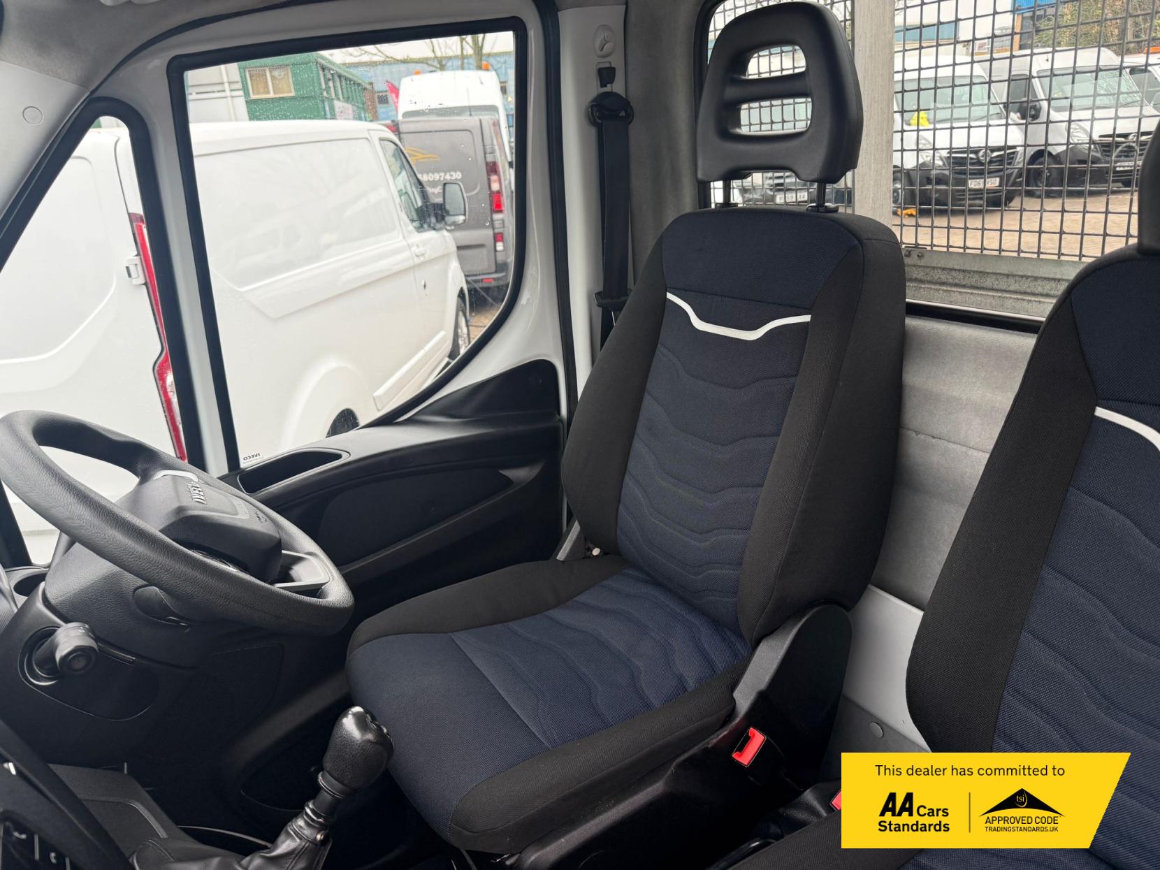 Iveco Daily 2.3D HPI 14V 35C 3450 Tipper 2dr Diesel Manual L2 Euro 6 (s/s) (DRW) (136 ps)