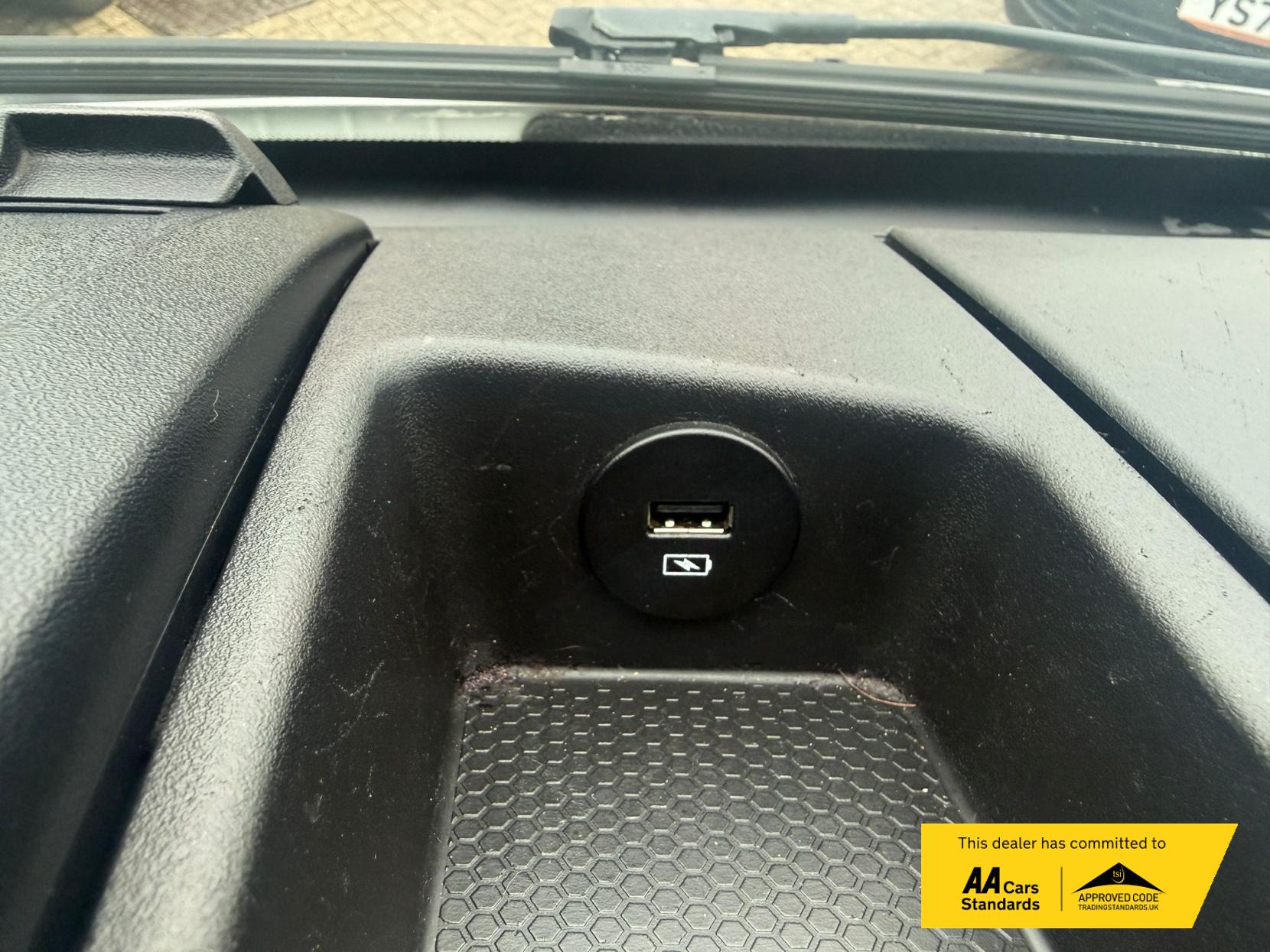 Iveco Daily 2.3D HPI 14V 35C 3450 Tipper 2dr Diesel Manual L2 Euro 6 (s/s) (DRW) (136 ps)