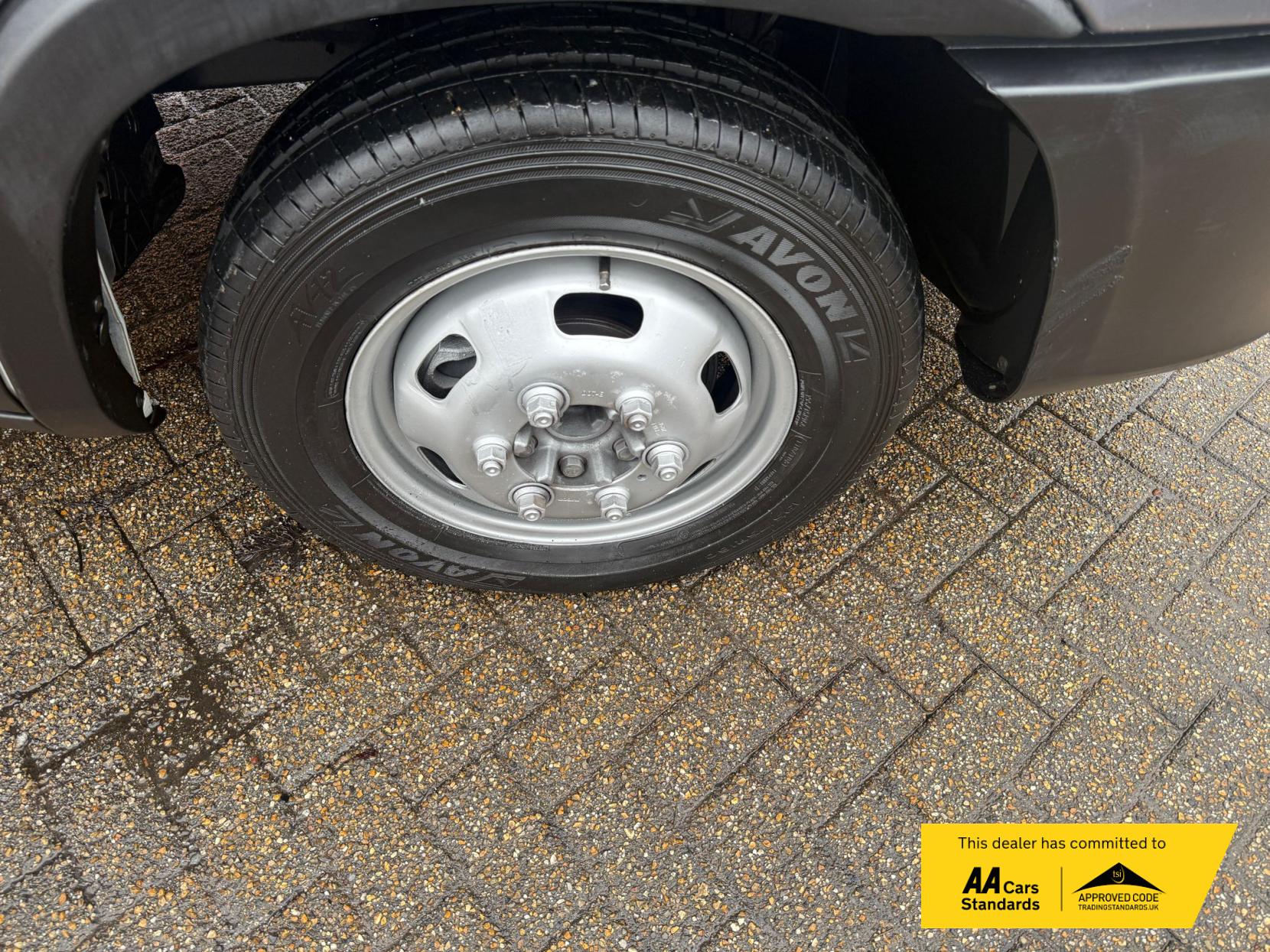 Iveco Daily 2.3D HPI 14V 35C 3450 Tipper 2dr Diesel Manual L2 Euro 6 (s/s) (DRW) (136 ps)