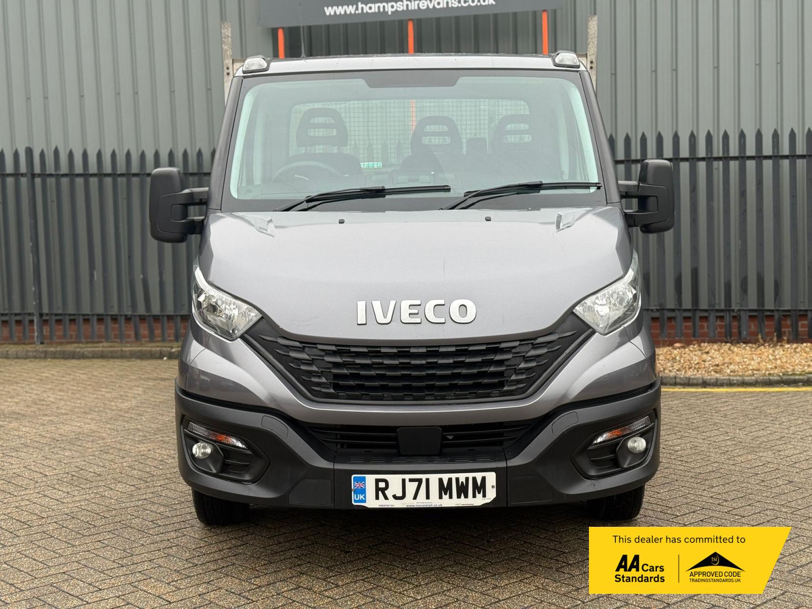 Iveco Daily 2.3D HPI 14V 35C 3450 Tipper 2dr Diesel Manual L2 Euro 6 (s/s) (DRW) (136 ps)