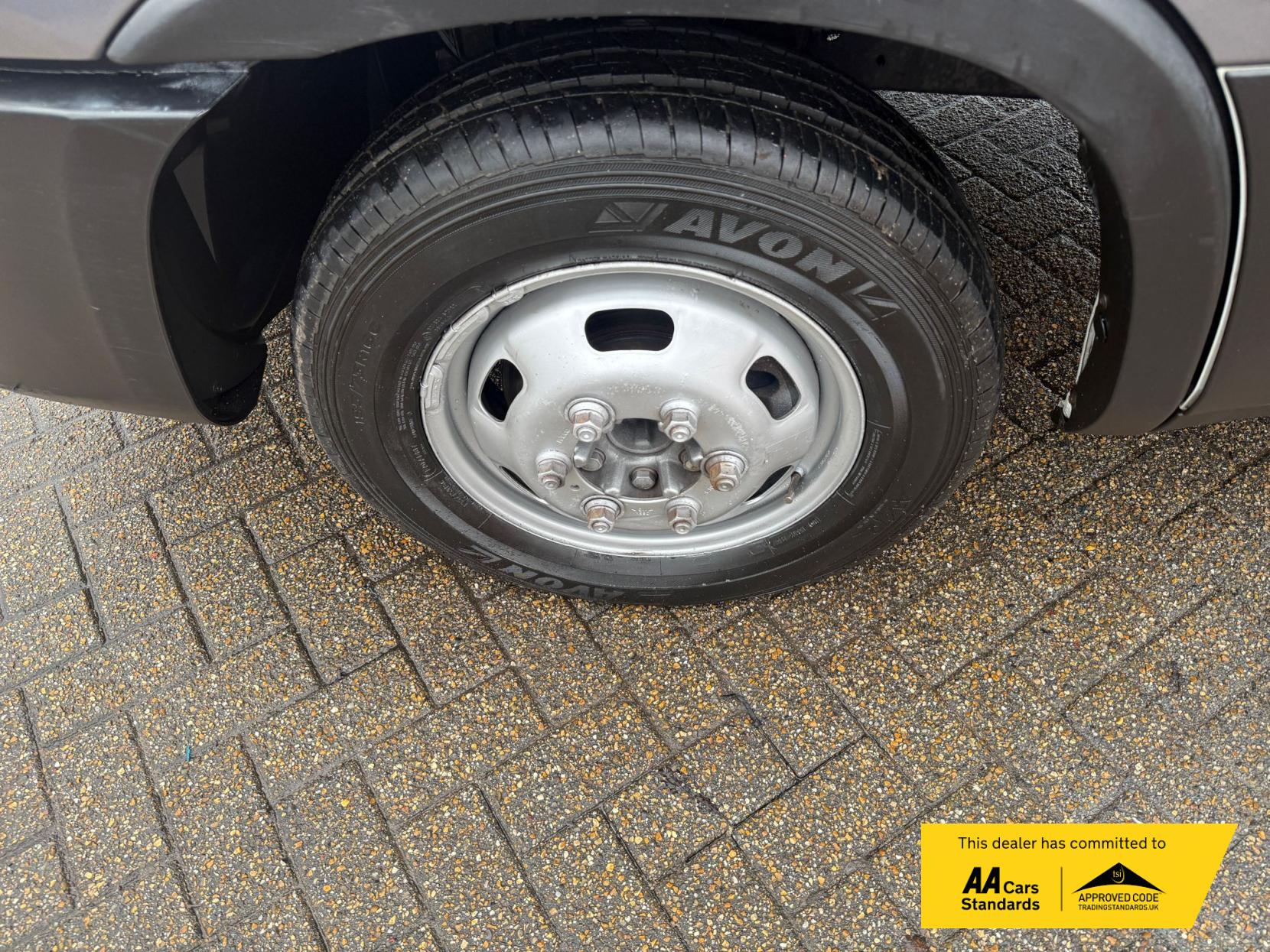 Iveco Daily 2.3D HPI 14V 35C 3450 Tipper 2dr Diesel Manual L2 Euro 6 (s/s) (DRW) (136 ps)