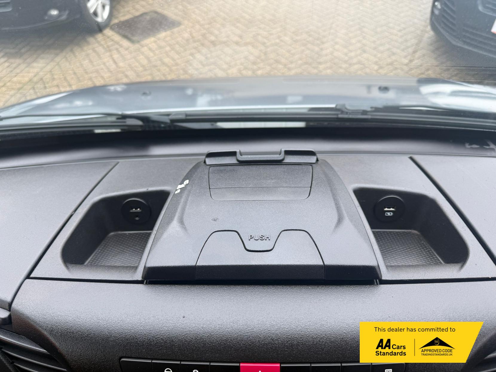 Iveco Daily 2.3D HPI 14V 35C 3450 Tipper 2dr Diesel Manual L2 Euro 6 (s/s) (DRW) (136 ps)