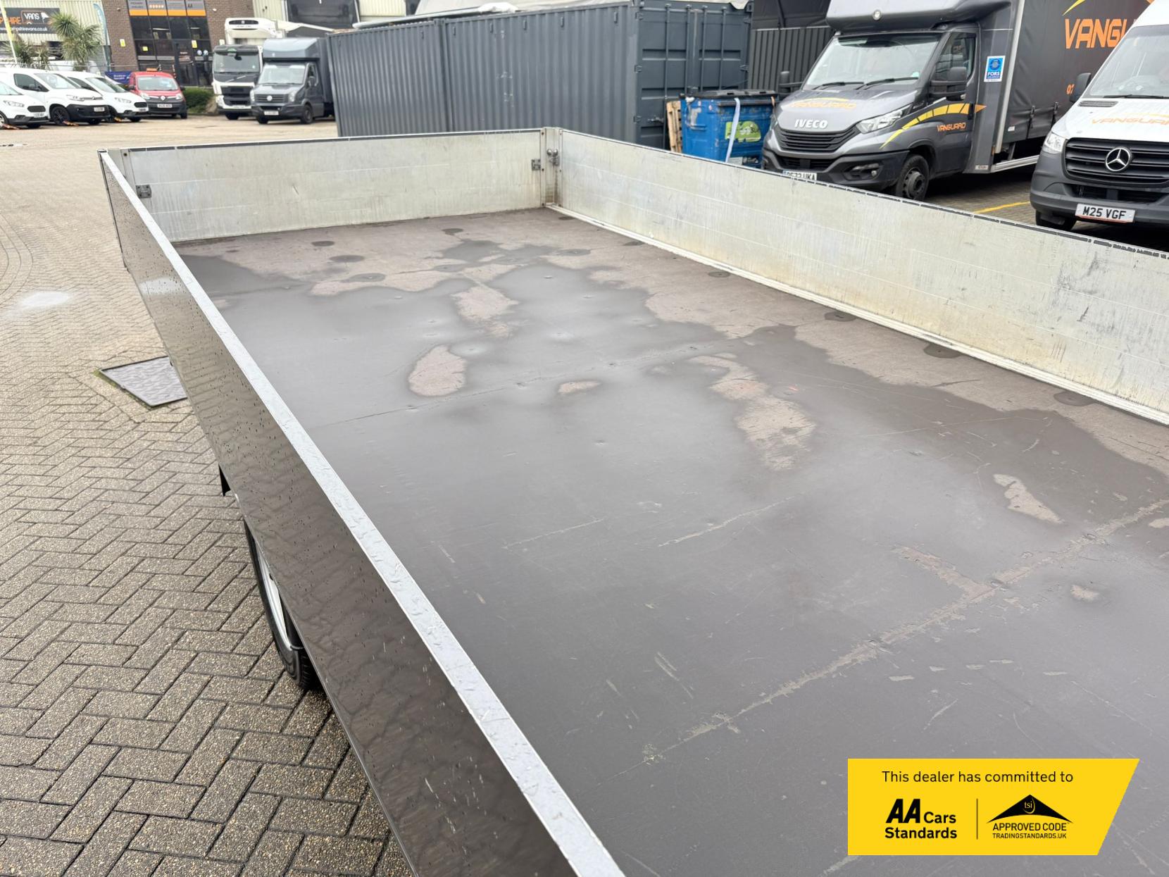 Iveco Daily 2.3D HPI 14V 35C 3450 Tipper 2dr Diesel Manual L2 Euro 6 (s/s) (DRW) (136 ps)