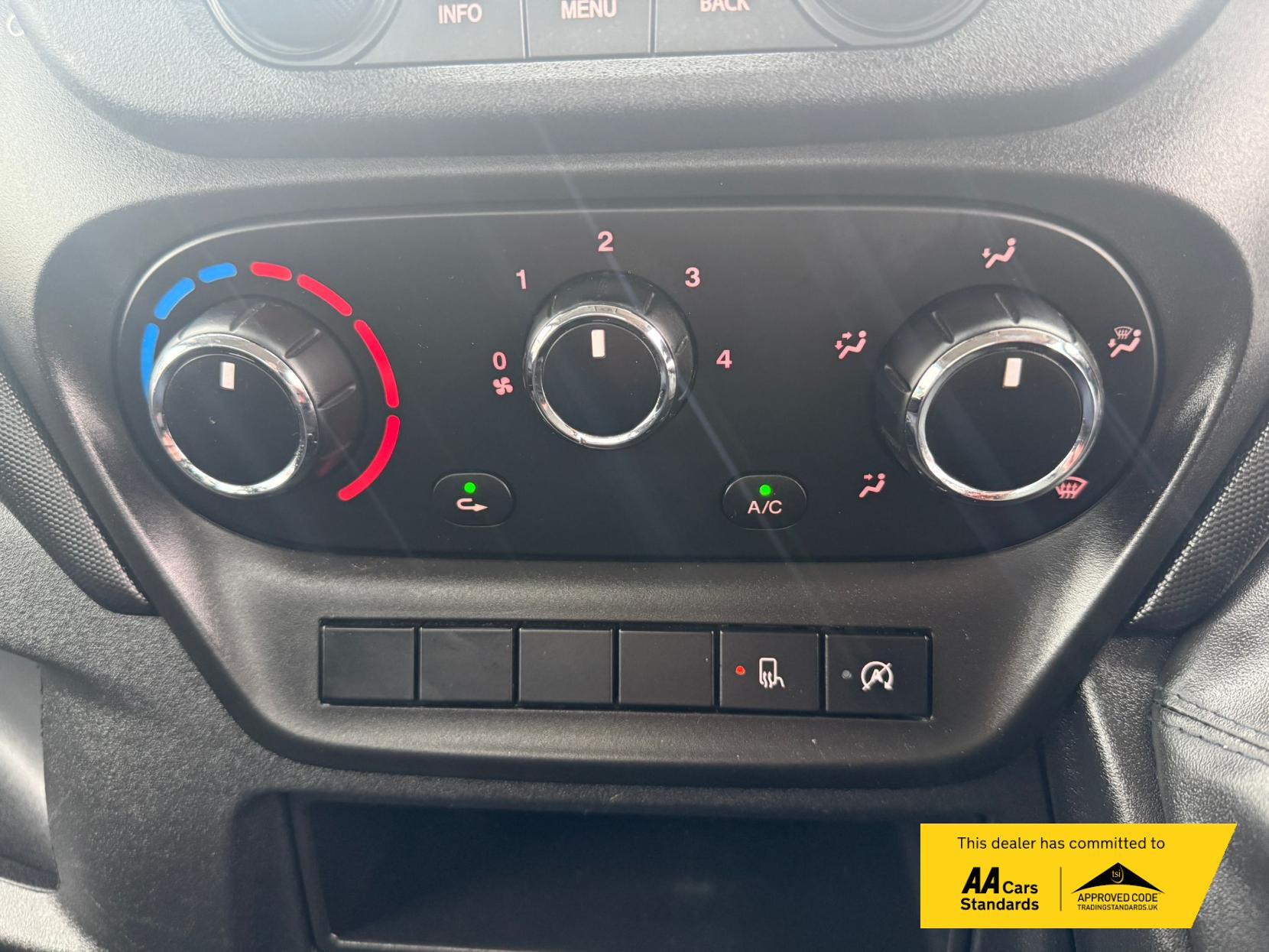 Iveco Daily 2.3D HPI 14V 35C 3450 Tipper 2dr Diesel Manual L2 Euro 6 (s/s) (DRW) (136 ps)