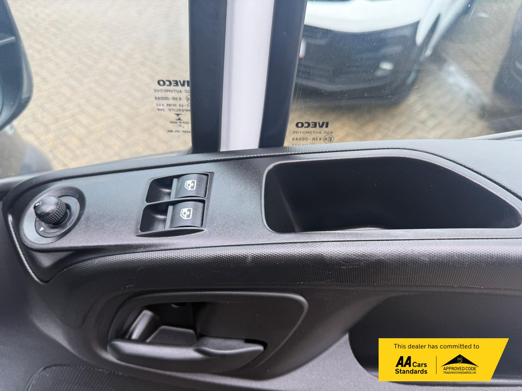 Iveco Daily 2.3D HPI 14V 35C 3450 Tipper 2dr Diesel Manual L2 Euro 6 (s/s) (DRW) (136 ps)