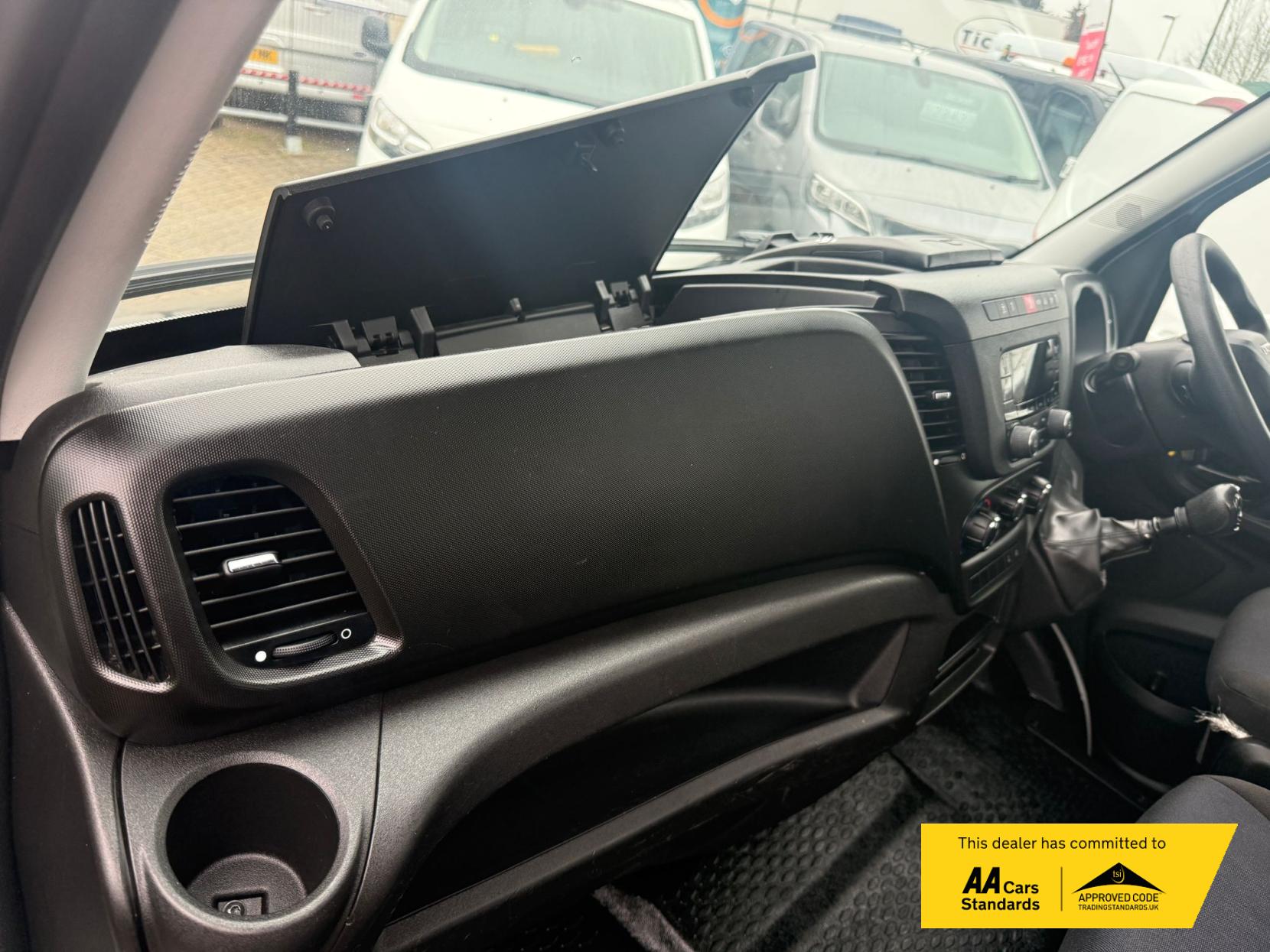 Iveco Daily 2.3D HPI 14V 35C 3450 Tipper 2dr Diesel Manual L2 Euro 6 (s/s) (DRW) (136 ps)