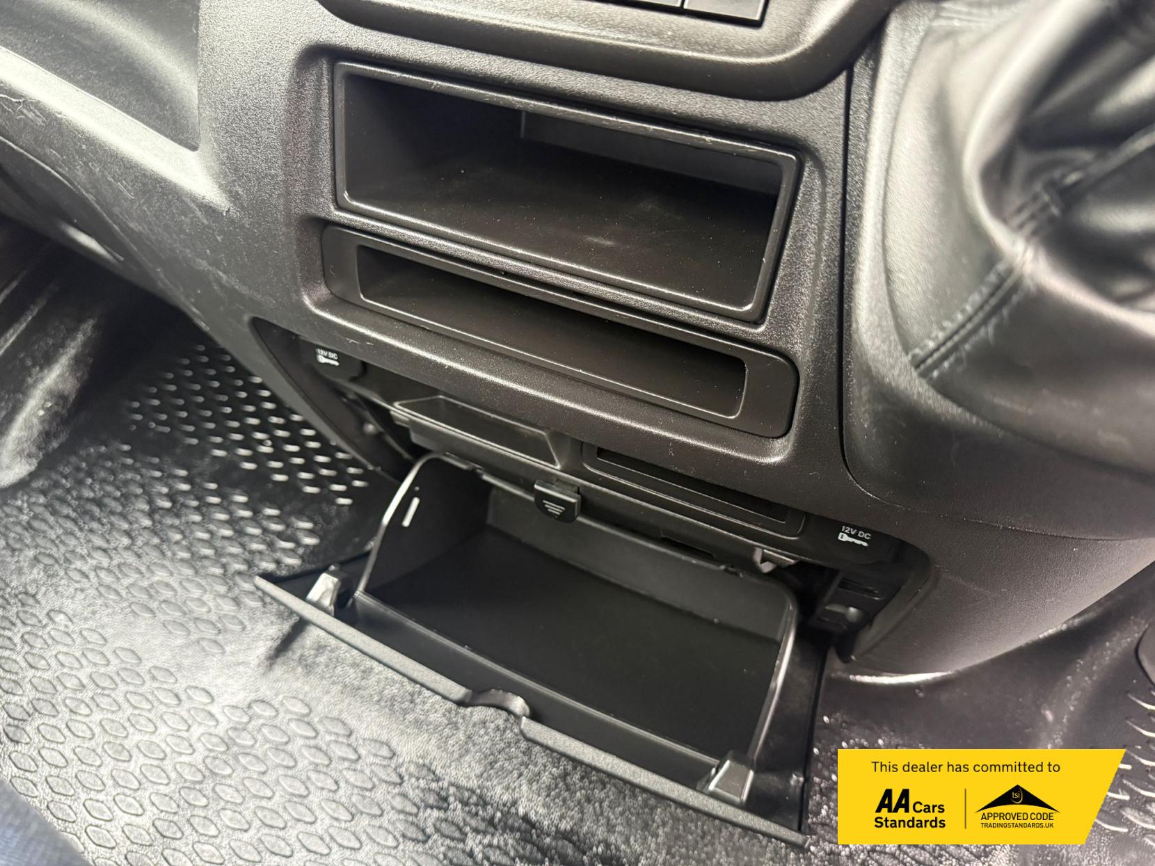 Iveco Daily 2.3D HPI 14V 35C 3450 Tipper 2dr Diesel Manual L2 Euro 6 (s/s) (DRW) (136 ps)