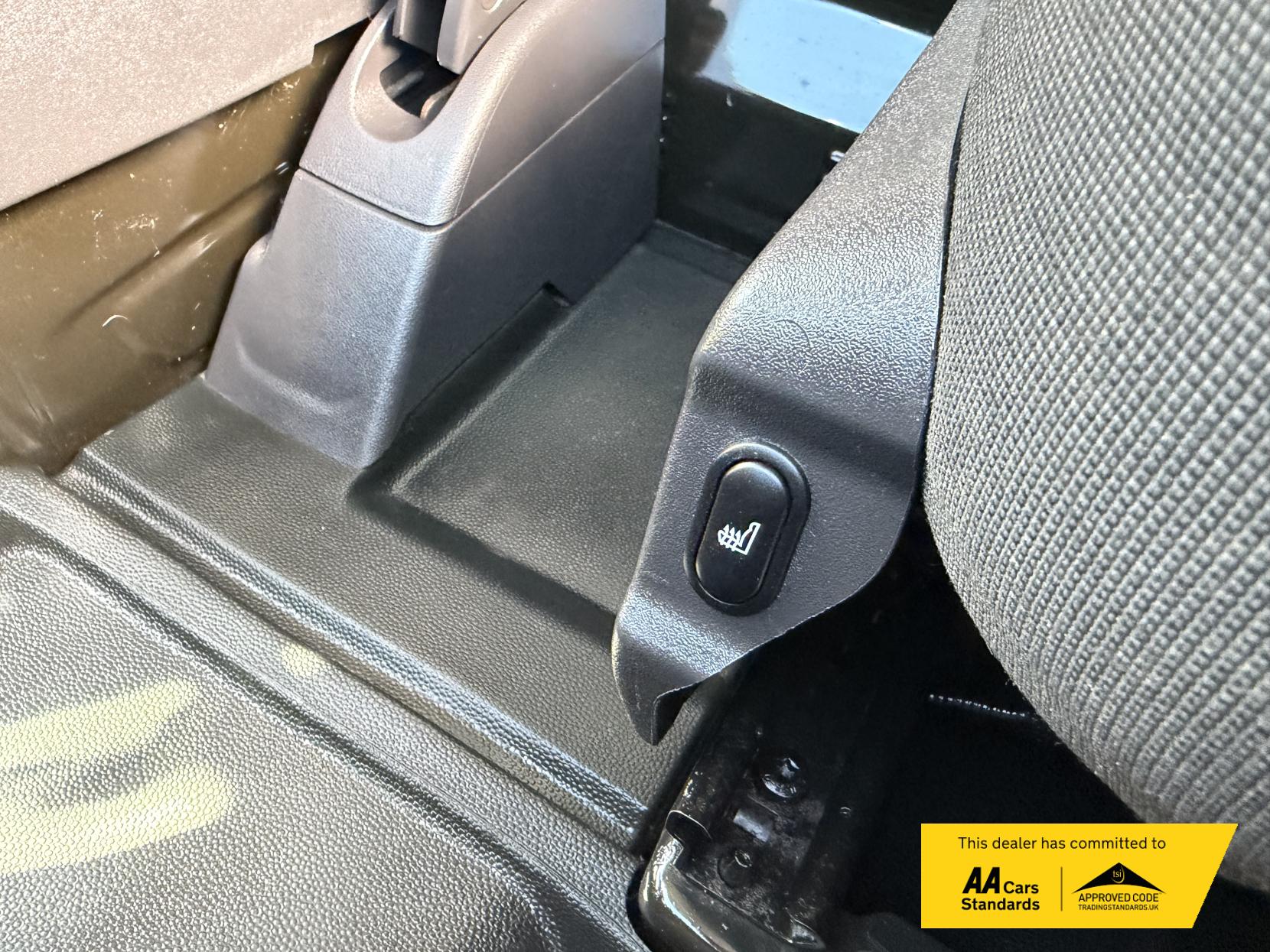 Ford Transit Custom 2.0 TDCi 310 Panel Van 5dr Diesel Manual L1 H1 (163 g/km, 104 bhp)