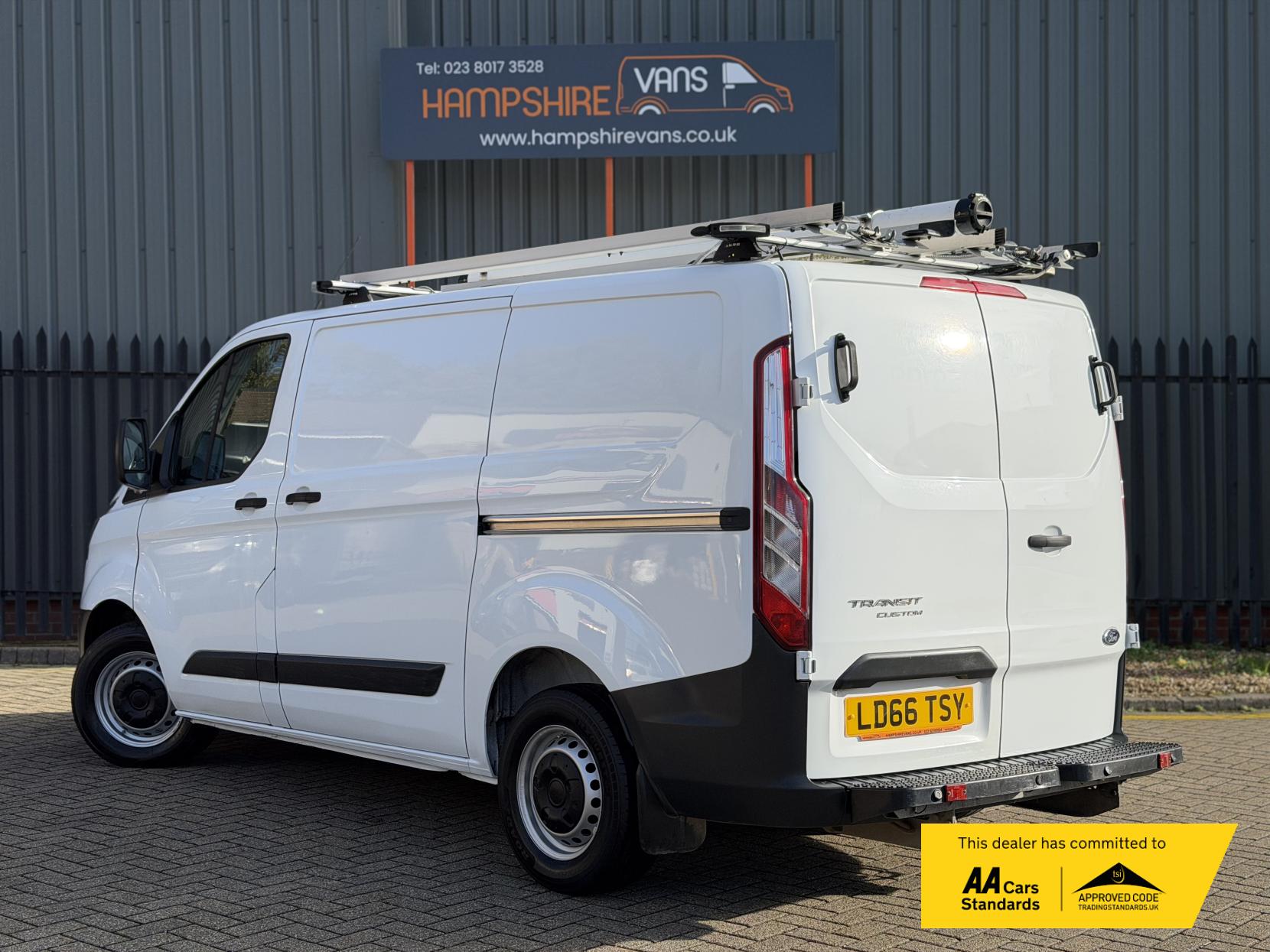 Ford Transit Custom 2.0 TDCi 310 Panel Van 5dr Diesel Manual L1 H1 (163 g/km, 104 bhp)