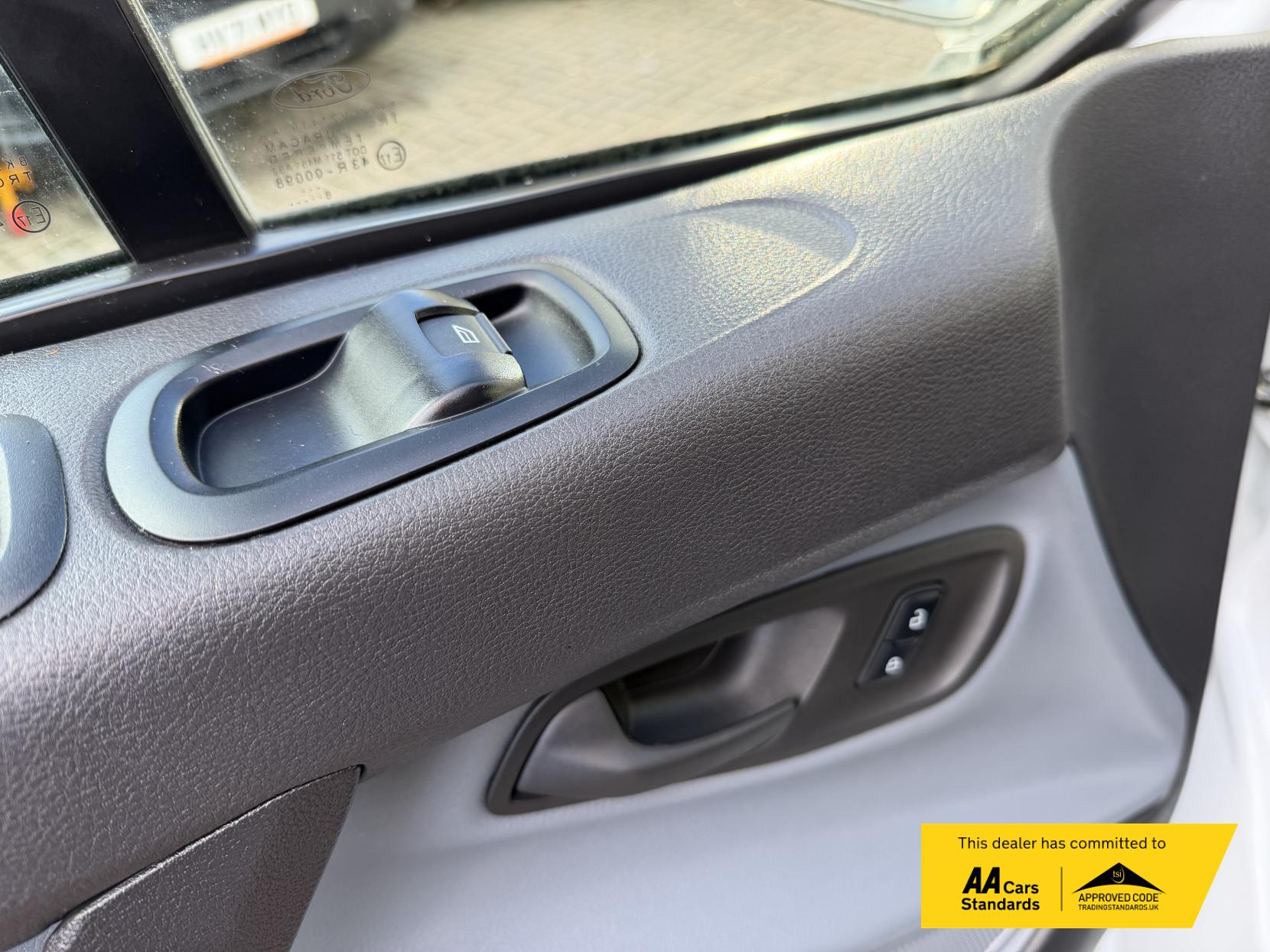 Ford Transit Custom 2.0 TDCi 310 Panel Van 5dr Diesel Manual L1 H1 (163 g/km, 104 bhp)