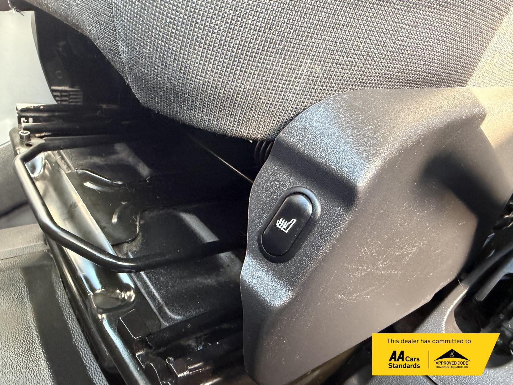 Ford Transit Custom 2.0 TDCi 310 Panel Van 5dr Diesel Manual L1 H1 (163 g/km, 104 bhp)