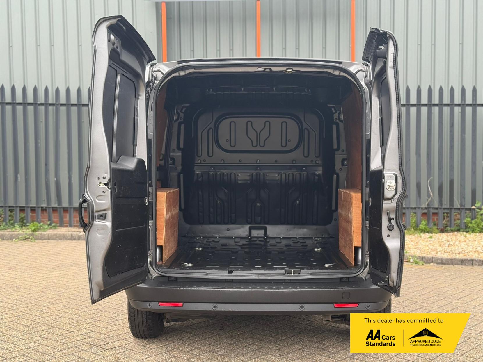 Fiat Doblo 1.6 MultijetII Tecnico Panel Van 4dr Diesel Manual L1 H1 Euro 6 (s/s) (90 bhp)