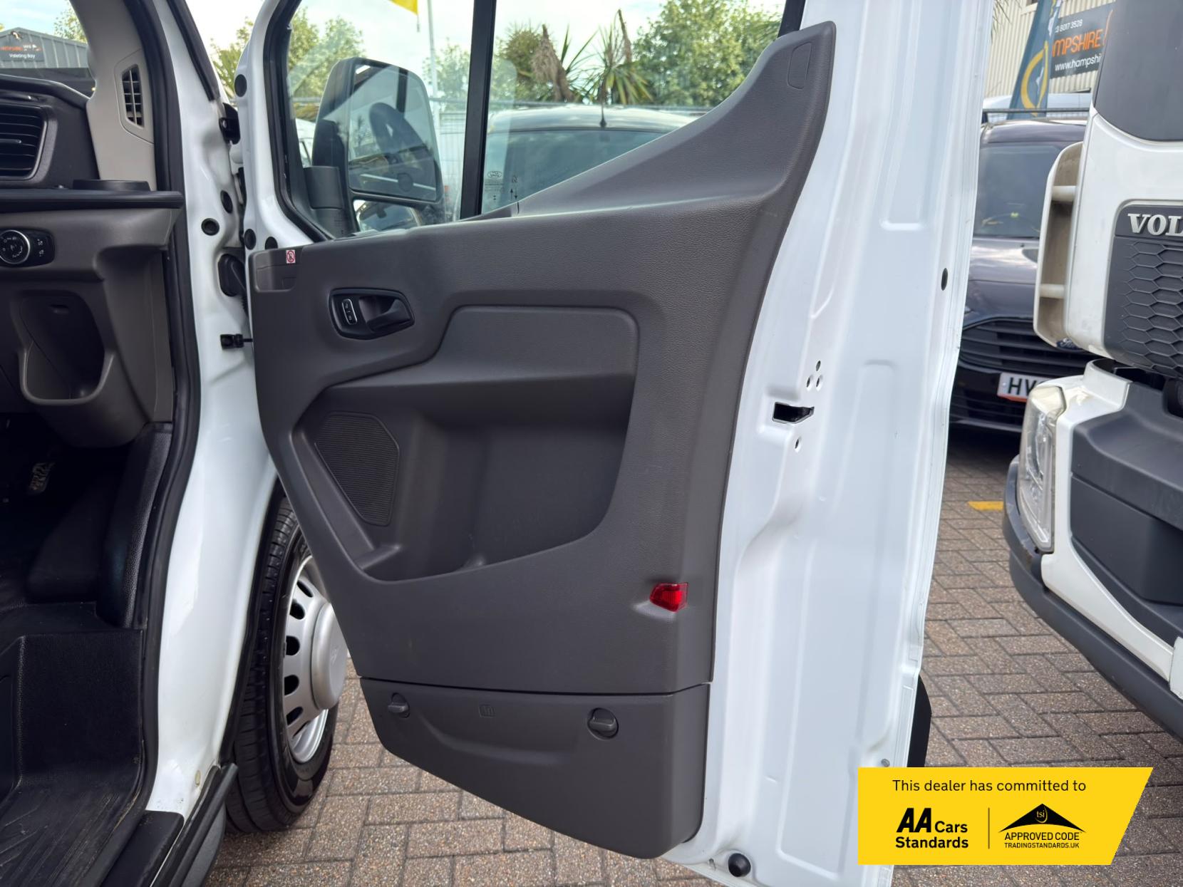 2023 Ford Transit - Thumbnail 46