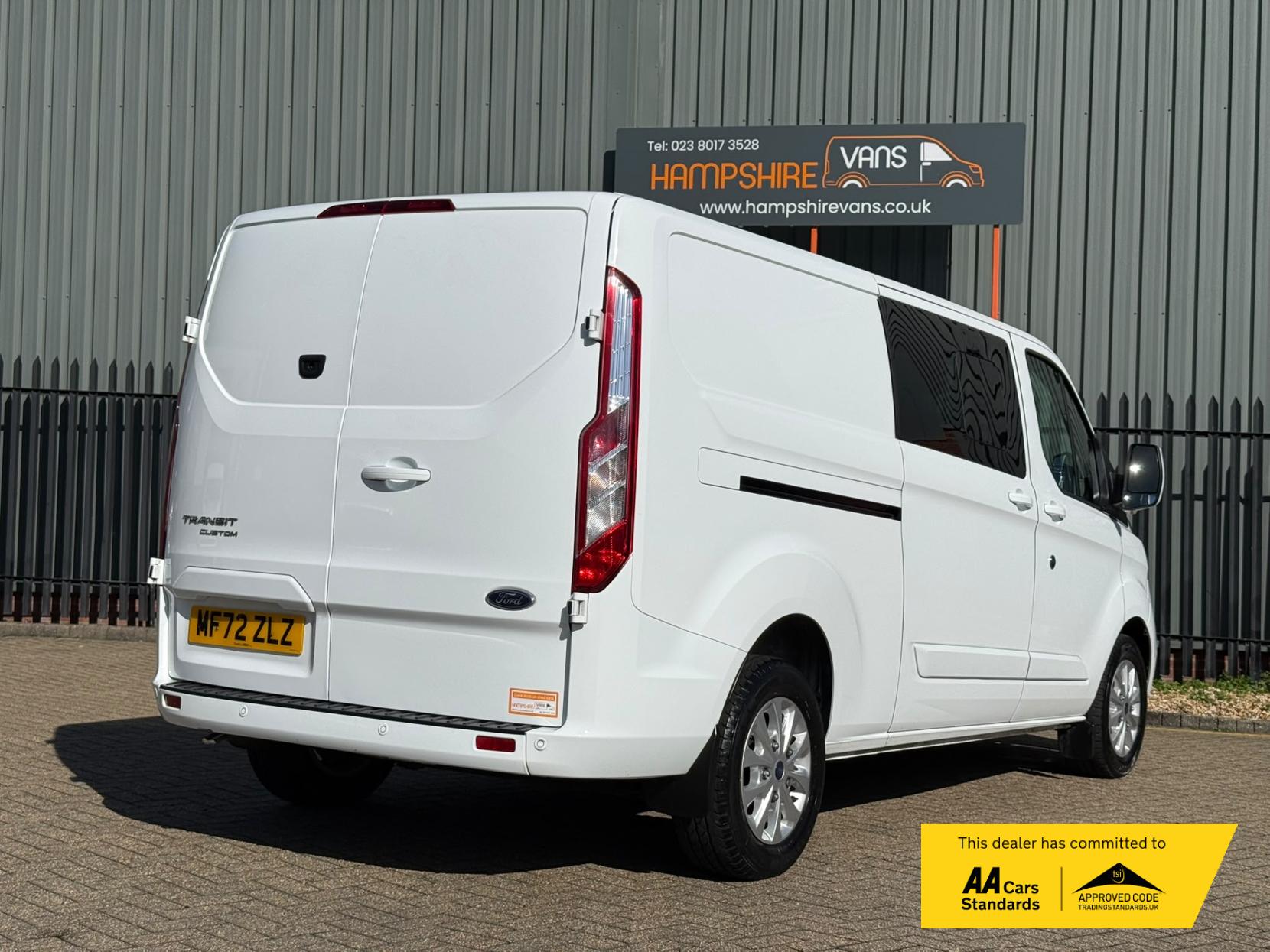 2022 Ford Transit Custom 2.0 300 EcoBlue Limited Crew Van Double Cab 5dr Diesel Manual L2 H1 Euro 6 (s/s) (130 ps) - Thumbnail 3
