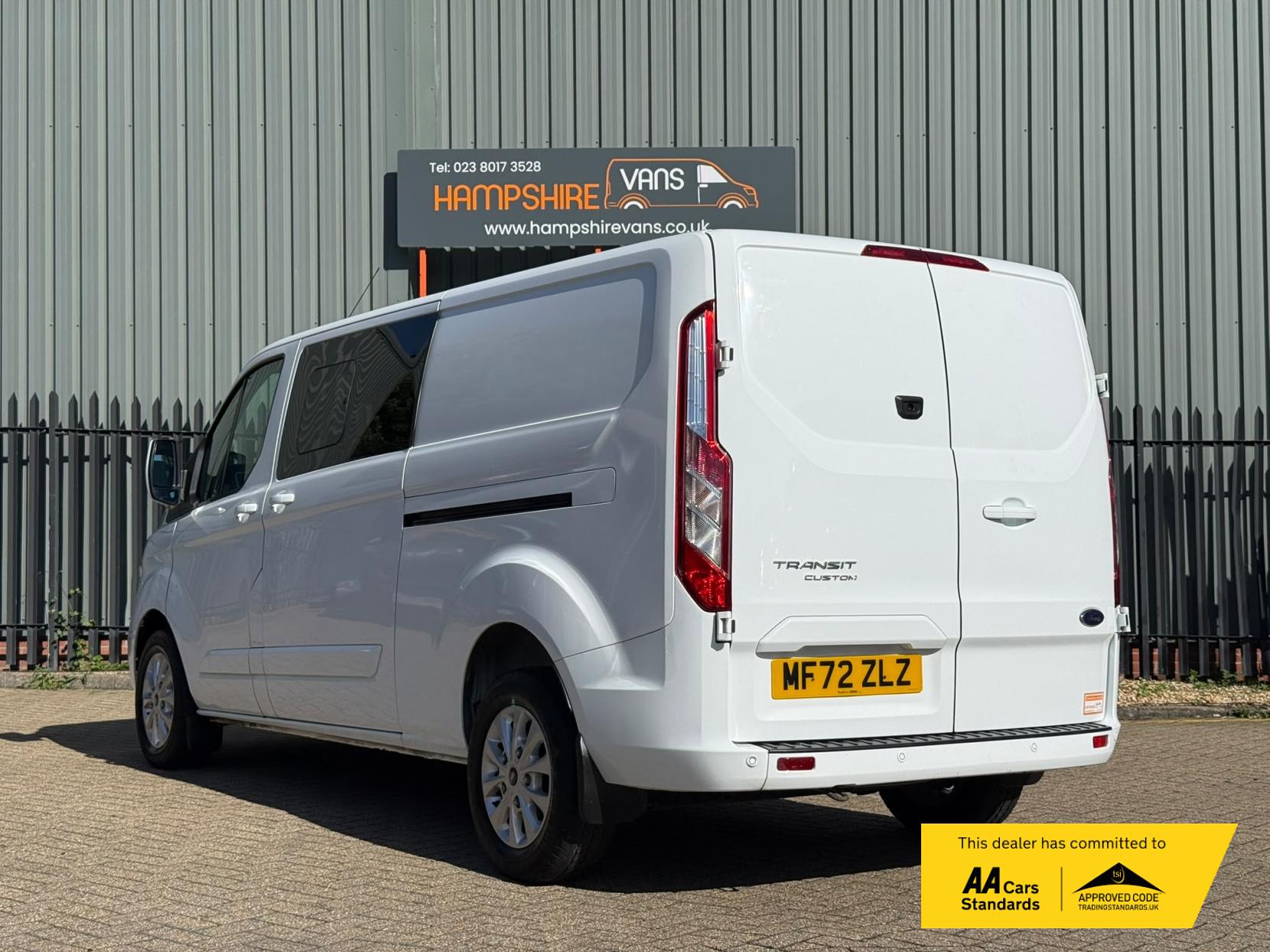 2022 Ford Transit Custom 2.0 300 EcoBlue Limited Crew Van Double Cab 5dr Diesel Manual L2 H1 Euro 6 (s/s) (130 ps) - Thumbnail 4
