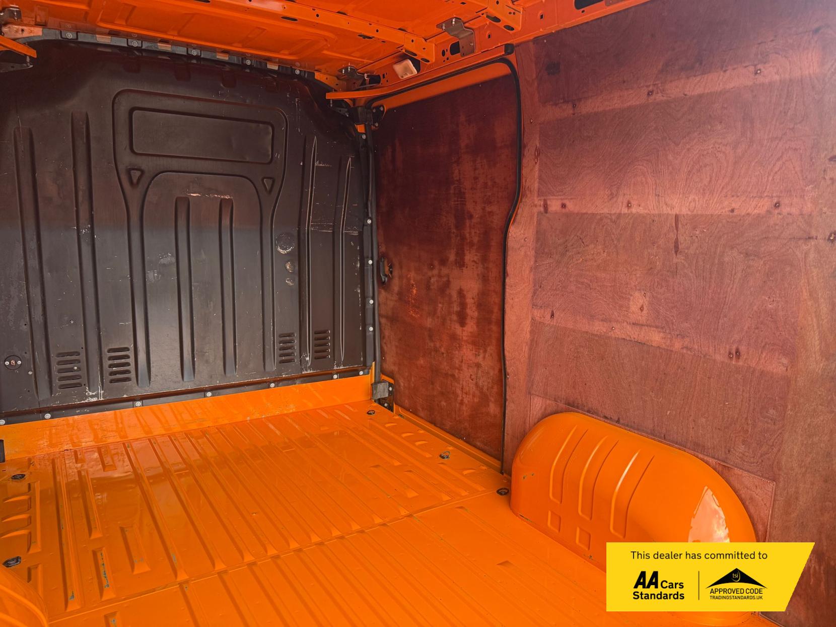 Nissan NV400 2.3 dCi 33 Tekna Panel Van 5dr Diesel Manual FWD L1 H1 Euro 6 (135 ps)