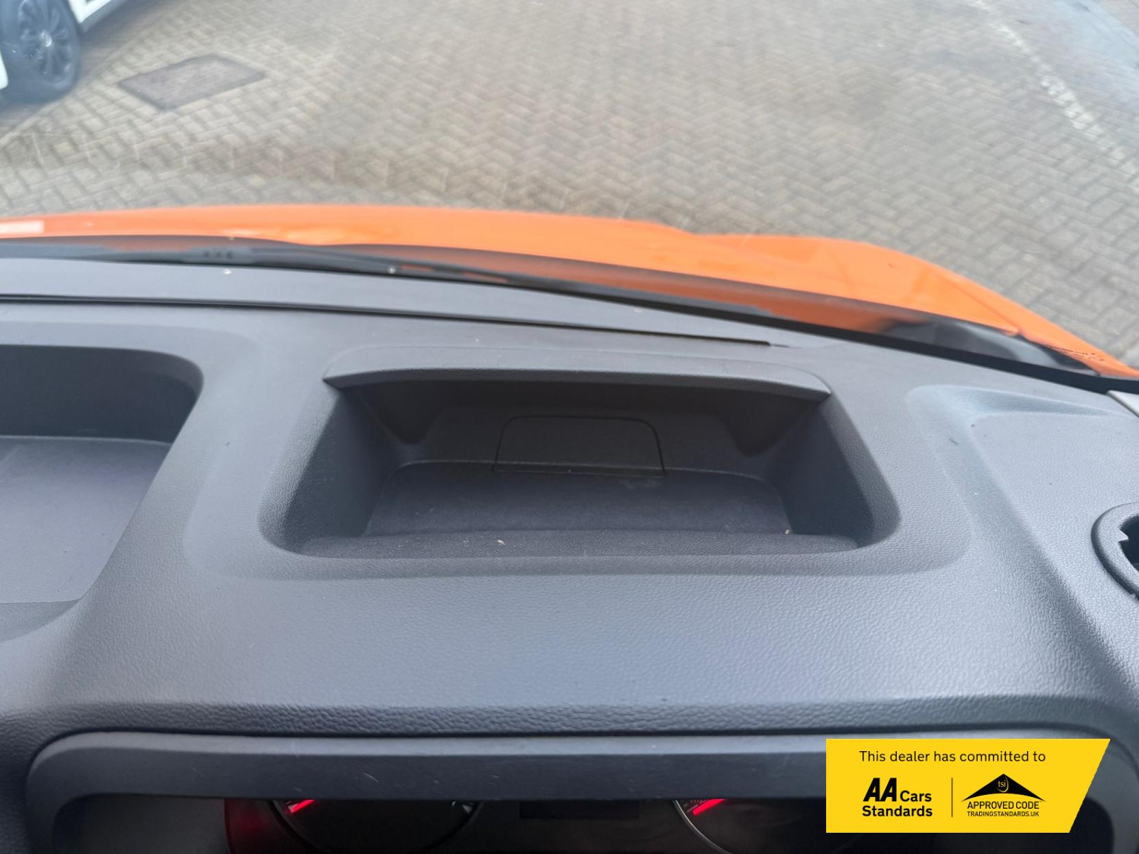 Nissan NV400 2.3 dCi 33 Tekna Panel Van 5dr Diesel Manual FWD L1 H1 Euro 6 (135 ps)