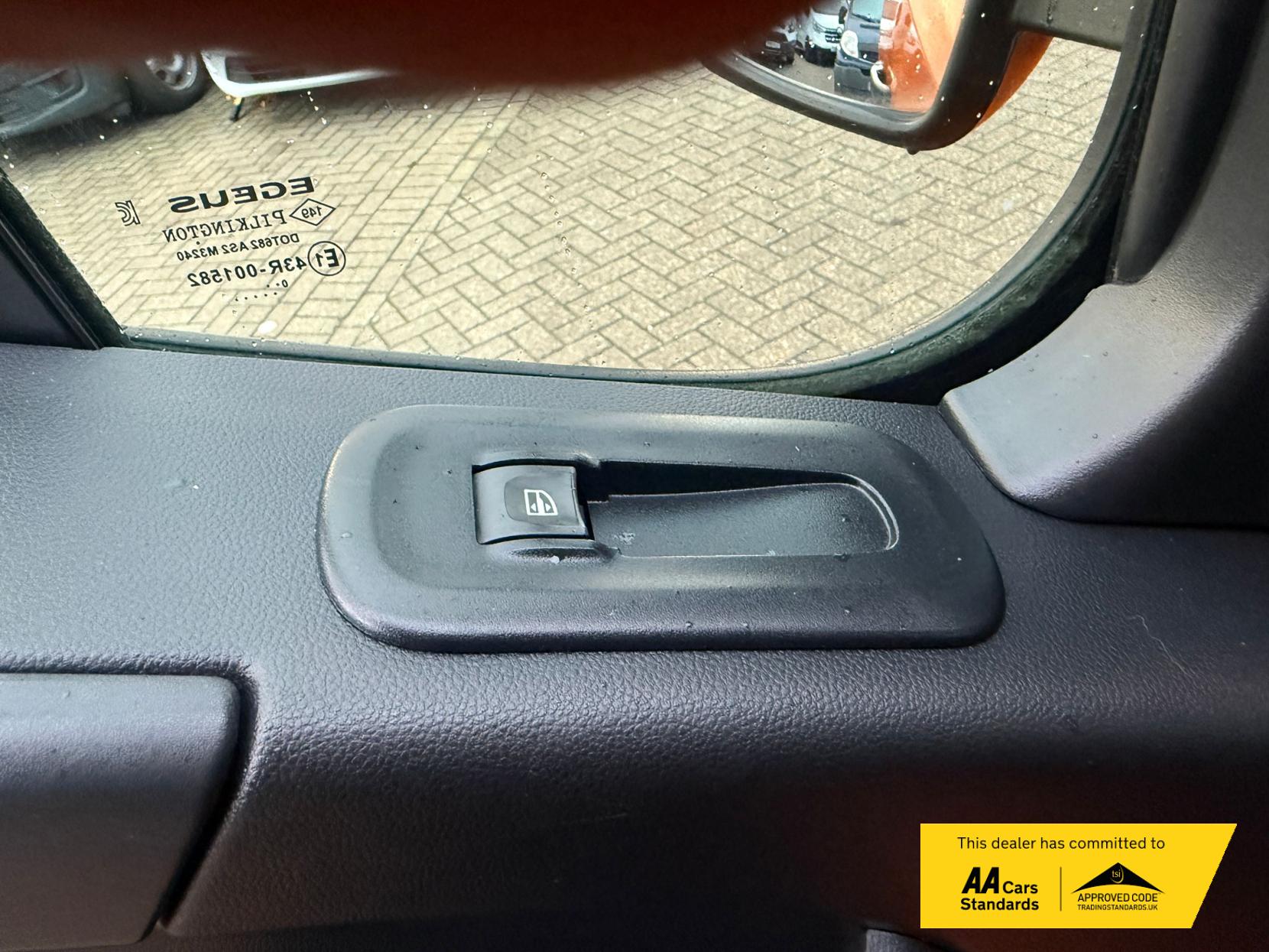 Nissan NV400 2.3 dCi 33 Tekna Panel Van 5dr Diesel Manual FWD L1 H1 Euro 6 (135 ps)