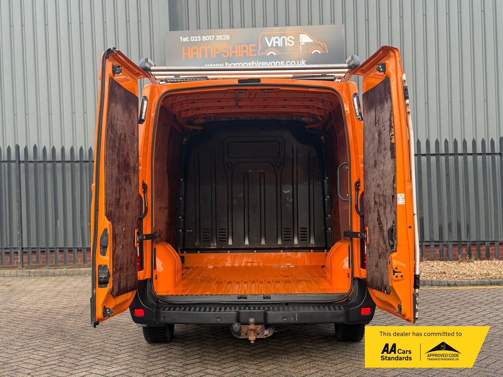 Nissan NV400 2.3 dCi 33 Tekna Panel Van 5dr Diesel Manual FWD L1 H1 Euro 6 (135 ps)