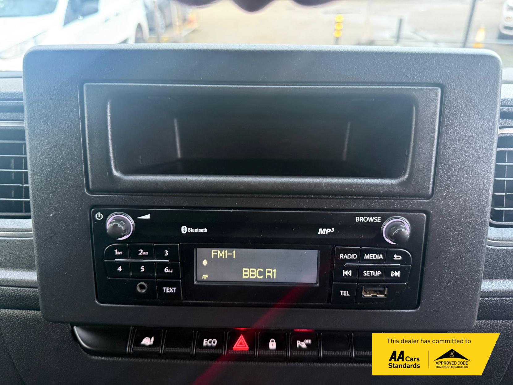 Nissan NV400 2.3 dCi 33 Tekna Panel Van 5dr Diesel Manual FWD L1 H1 Euro 6 (135 ps)