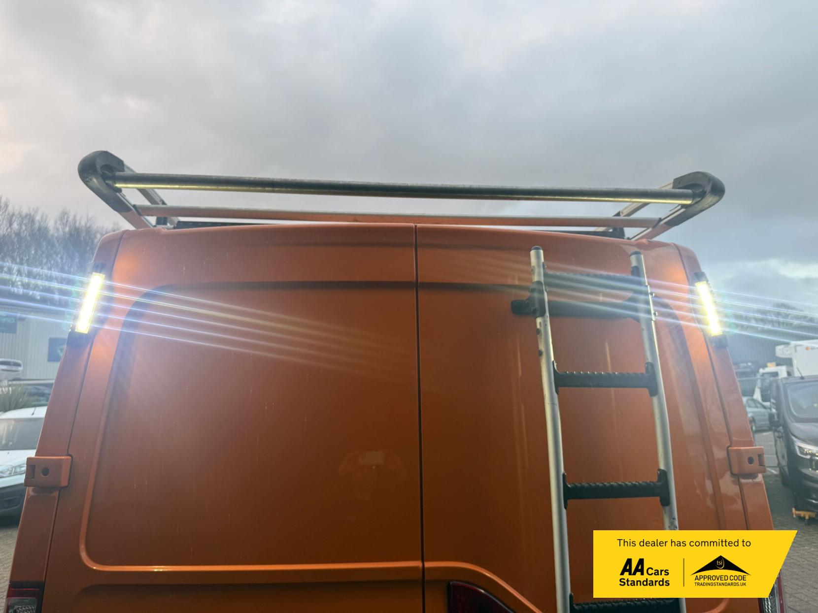 Nissan NV400 2.3 dCi 33 Tekna Panel Van 5dr Diesel Manual FWD L1 H1 Euro 6 (135 ps)