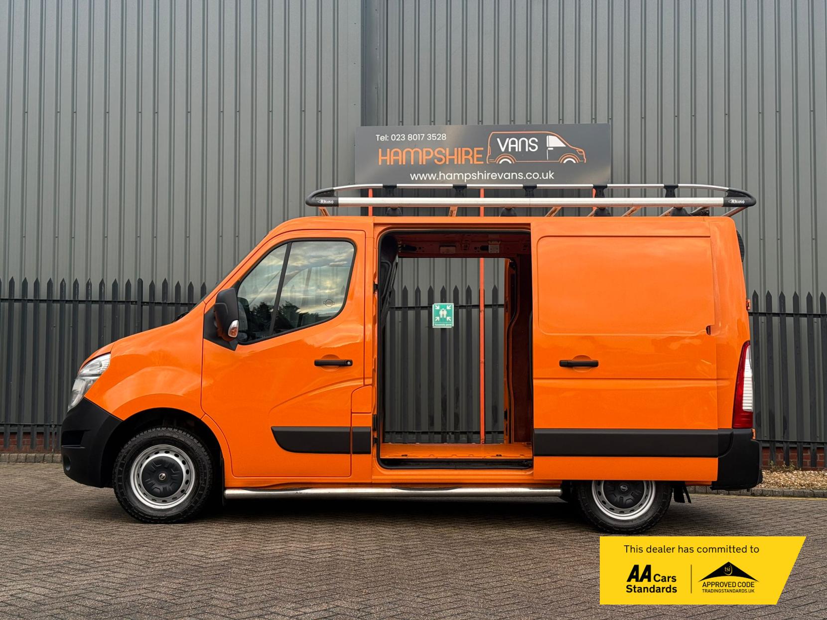 Nissan NV400 2.3 dCi 33 Tekna Panel Van 5dr Diesel Manual FWD L1 H1 Euro 6 (135 ps)