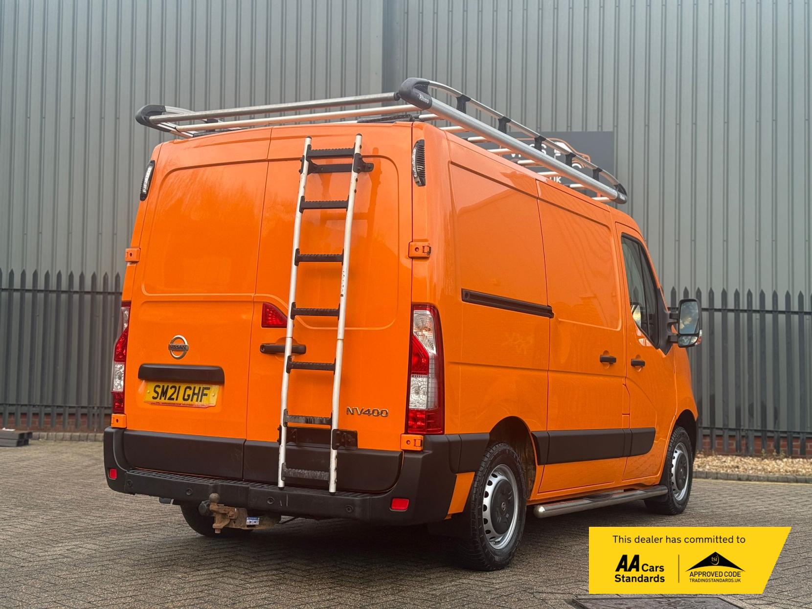 Nissan NV400 2.3 dCi 33 Tekna Panel Van 5dr Diesel Manual FWD L1 H1 Euro 6 (135 ps)