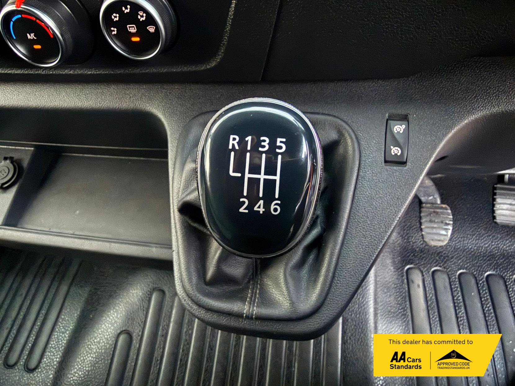 Nissan NV400 2.3 dCi 33 Tekna Panel Van 5dr Diesel Manual FWD L1 H1 Euro 6 (135 ps)