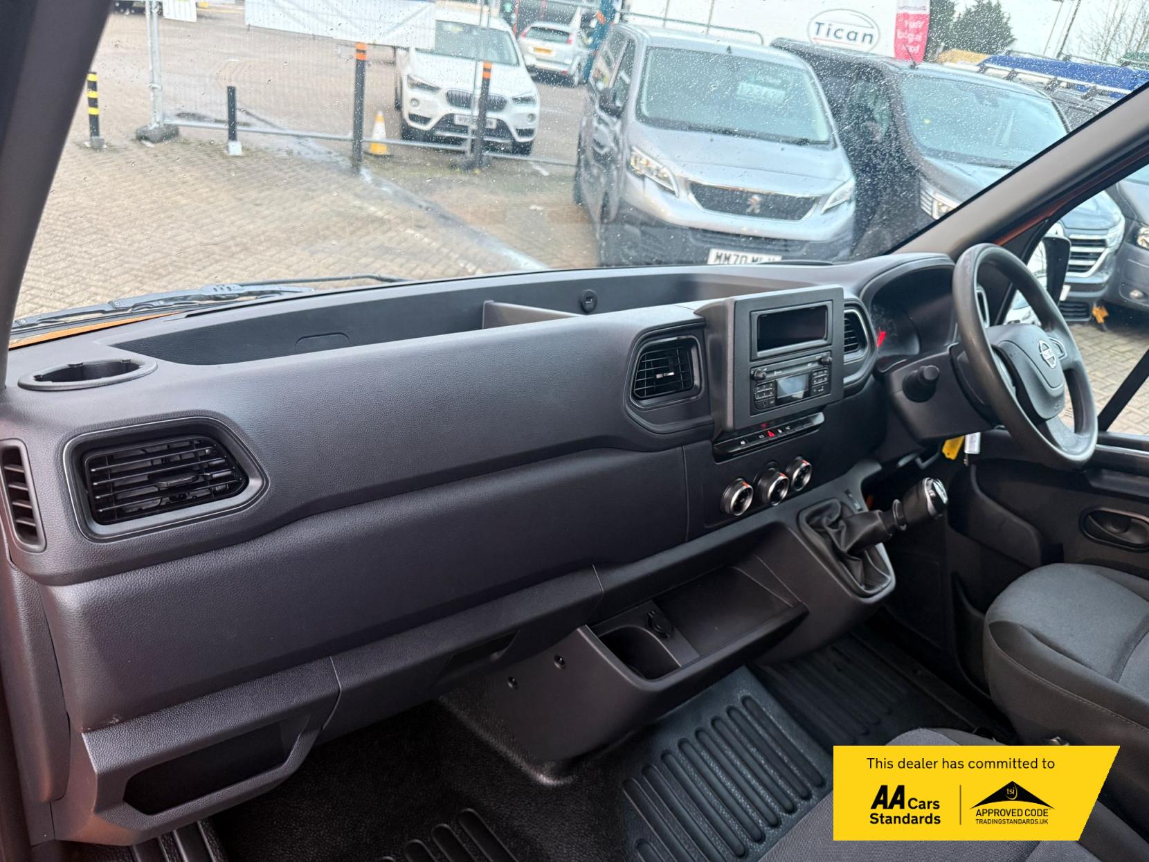 Nissan NV400 2.3 dCi 33 Tekna Panel Van 5dr Diesel Manual FWD L1 H1 Euro 6 (135 ps)