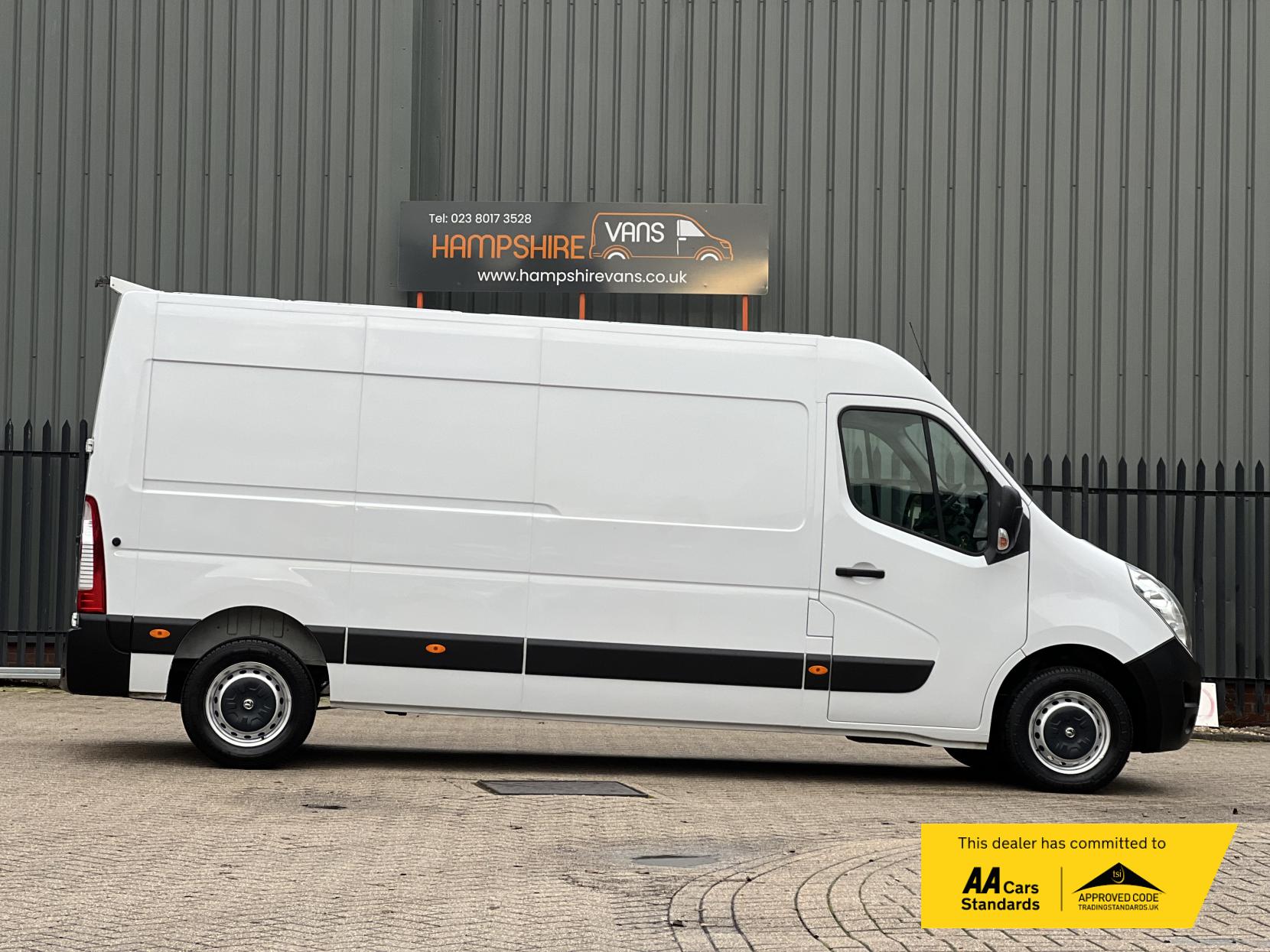 Vauxhall Movano 2.3 CDTi 3500 Panel Van 5dr Diesel Manual FWD L3 H2 Euro 6 (130 ps)