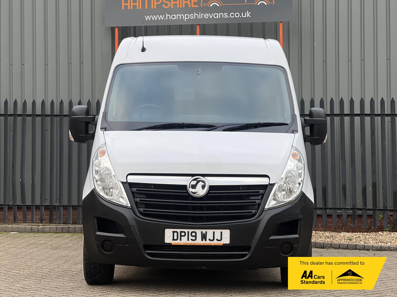 Vauxhall Movano 2.3 CDTi 3500 Panel Van 5dr Diesel Manual FWD L3 H2 Euro 6 (130 ps)