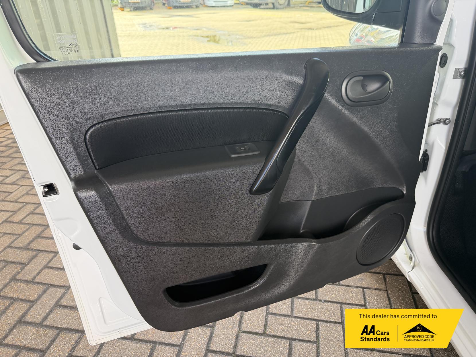 Renault Kangoo Maxi ZE LL21 33kWh Business Panel Van 4dr Electric Auto L3 H1 (i) (60 ps)
