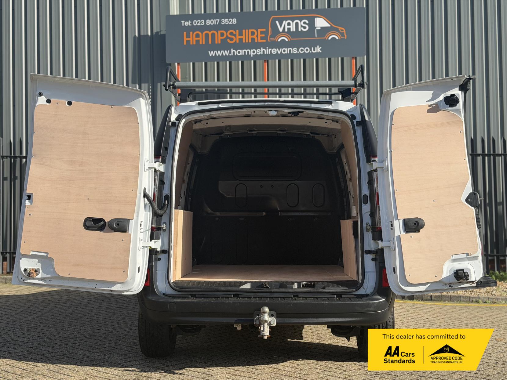 Renault Kangoo Maxi ZE LL21 33kWh Business Panel Van 4dr Electric Auto L3 H1 (i) (60 ps)