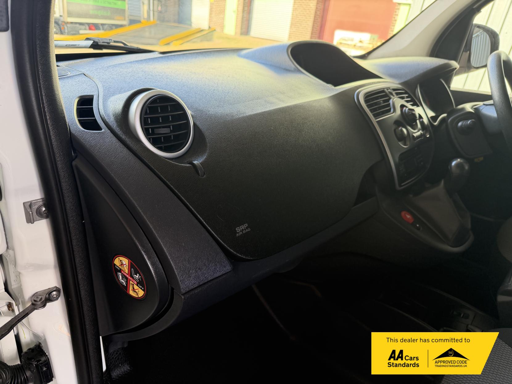 Renault Kangoo Maxi ZE LL21 33kWh Business Panel Van 4dr Electric Auto L3 H1 (i) (60 ps)