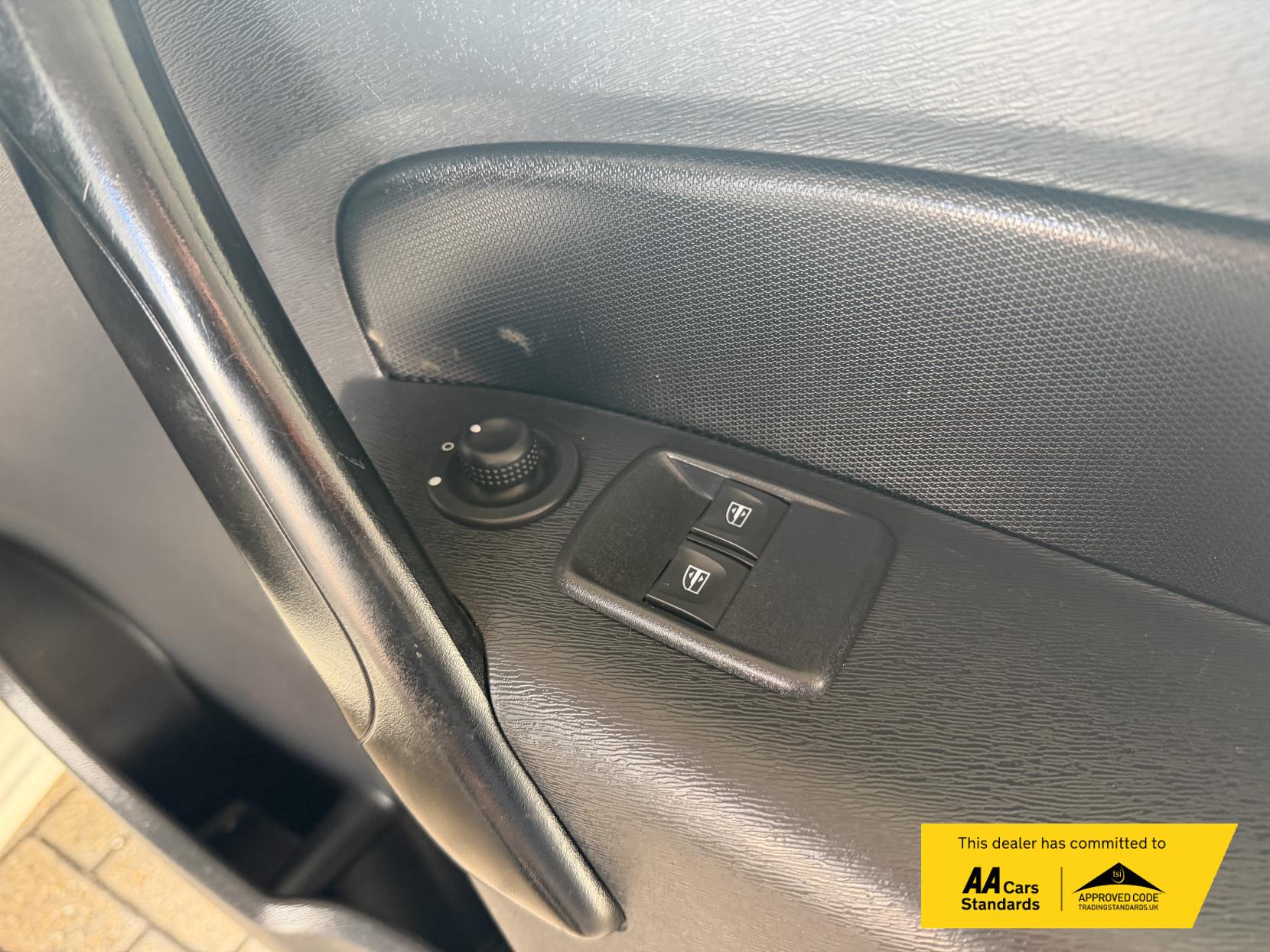 Renault Kangoo Maxi ZE LL21 33kWh Business Panel Van 4dr Electric Auto L3 H1 (i) (60 ps)