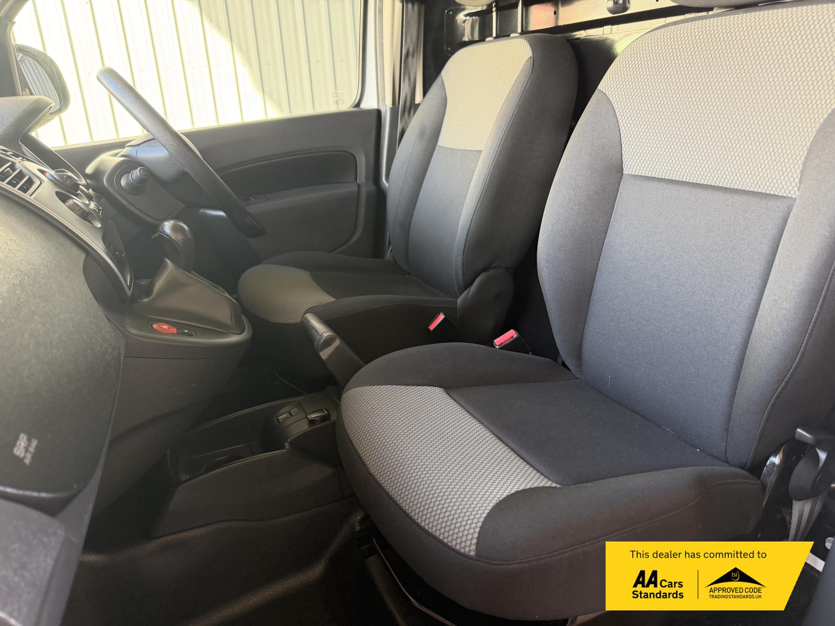 Renault Kangoo Maxi ZE LL21 33kWh Business Panel Van 4dr Electric Auto L3 H1 (i) (60 ps)