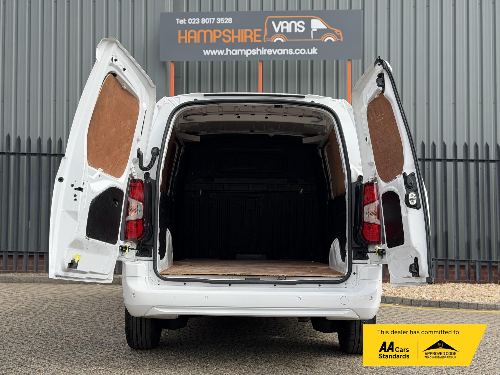 Vauxhall Combo 1.5 Turbo D 2300 Sportive Panel Van 4dr Diesel Manual L2 H1 Euro 6 (100 ps)